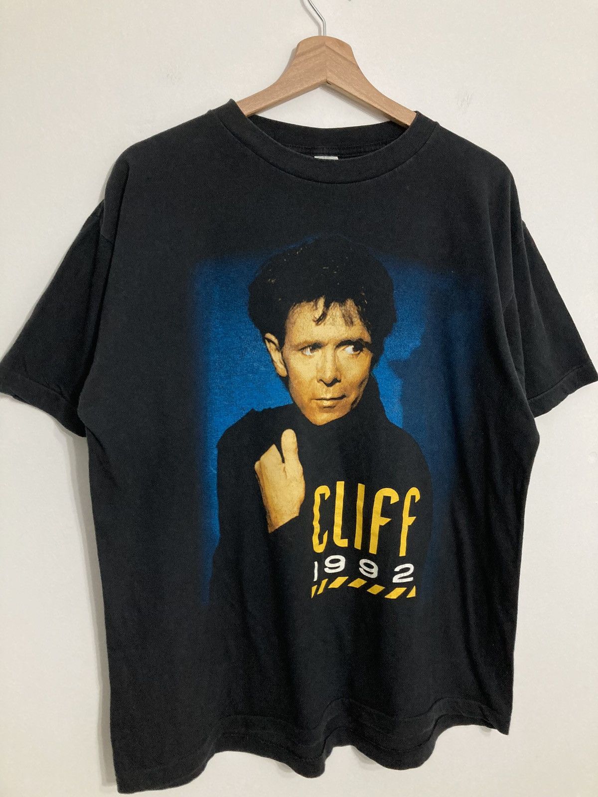 Band Tees Vintage tee Cliff Richard 1992 tour 90s band art artist Size US L / EU 52-54 / 3 - 2 Thumbnail