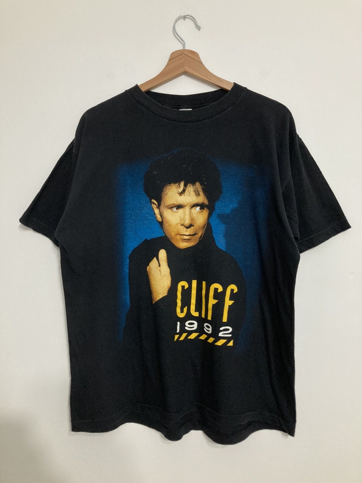 Band Tees Vintage tee Cliff Richard 1992 tour 90s band art artist Size US L / EU 52-54 / 3 - 1 Thumbnail