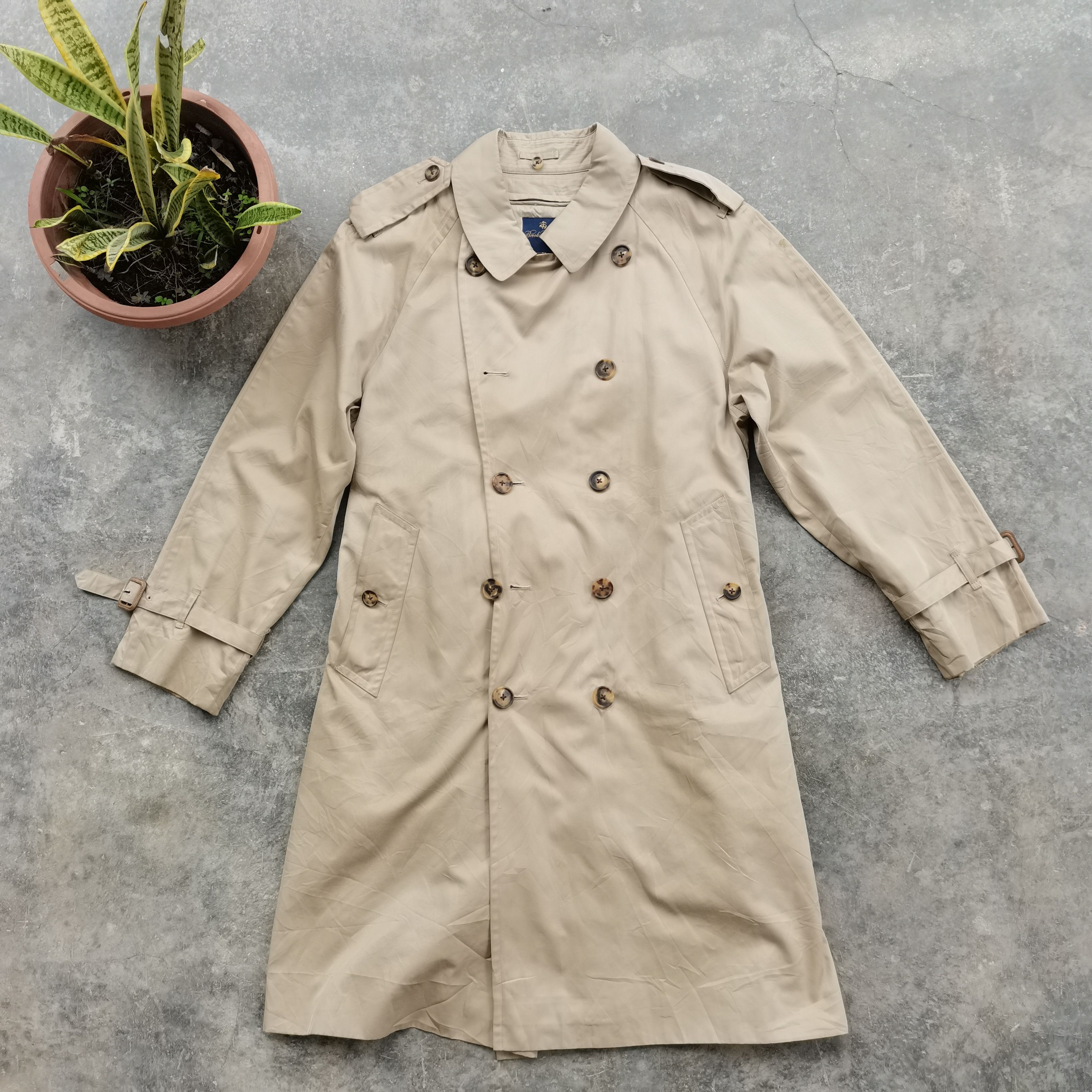 Brooks Brothers tan lined hot and belted trench coat