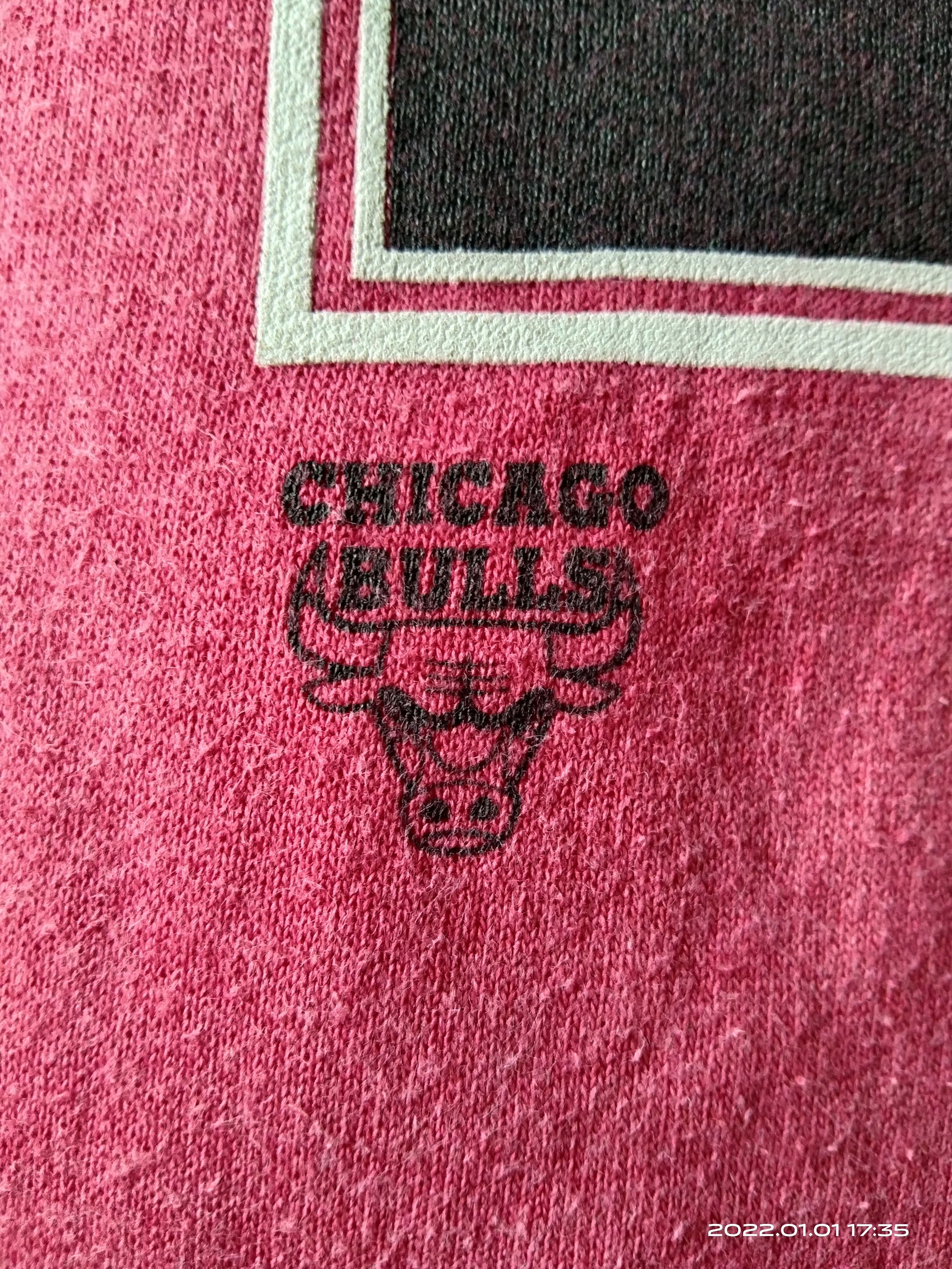 NBA THRASHED SUN FADED NBA CHICAGO BULL 90s SWEATSHIRT SPELLOUT Size US M / EU 48-50 / 2 - 5 Thumbnail