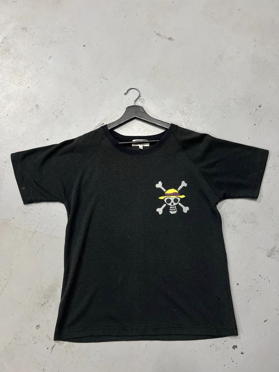Anime VINTAGE ONE PIECE MUGIWARA PIRATES TEES Size US M / EU 48-50 / 2 - 5 Thumbnail