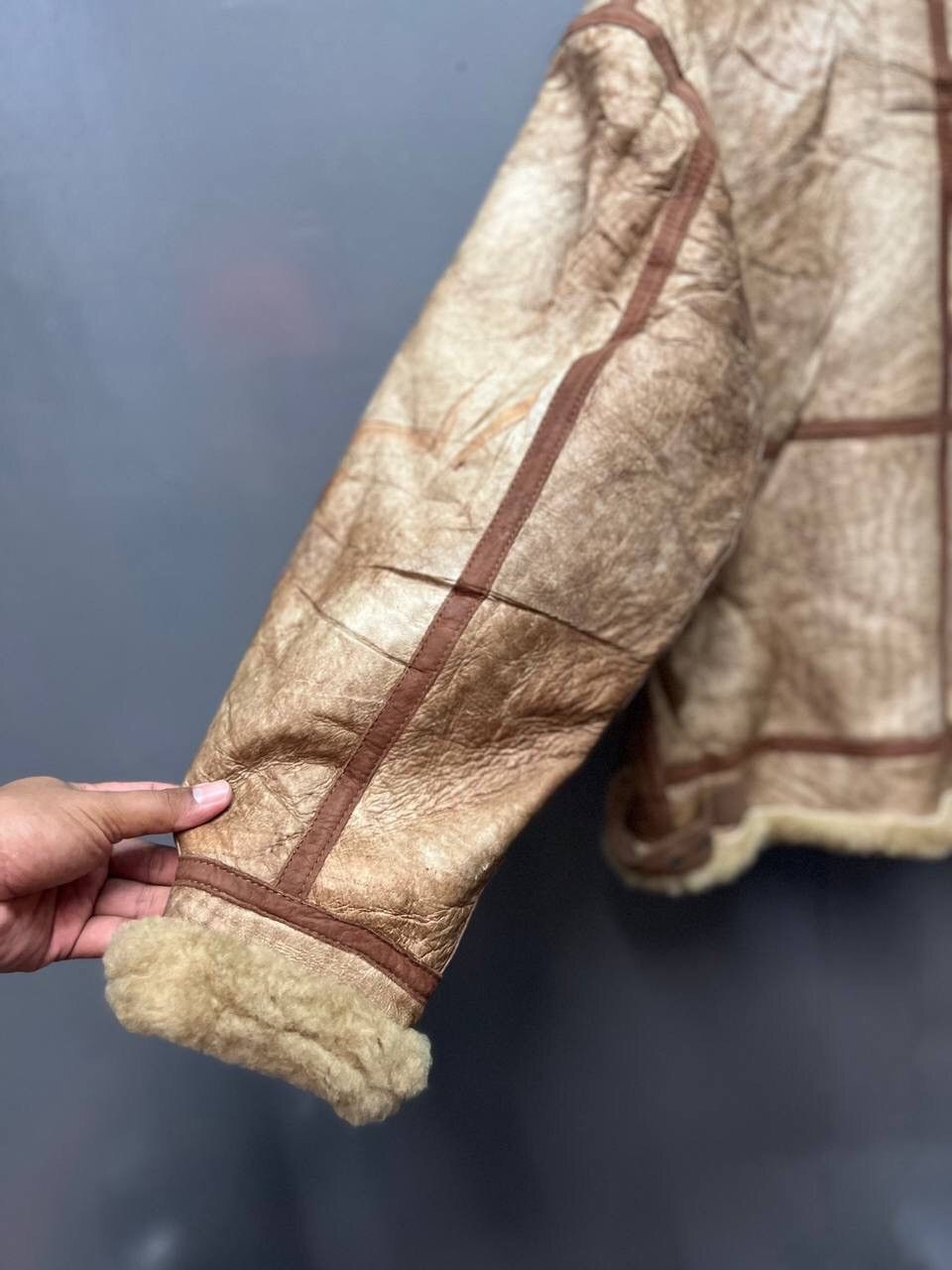 Other VINTAGE TERRA AUSTRALIS SHEEPSKIN SHEARLING JACKET Size US M / EU 48-50 / 2 - 9 Thumbnail