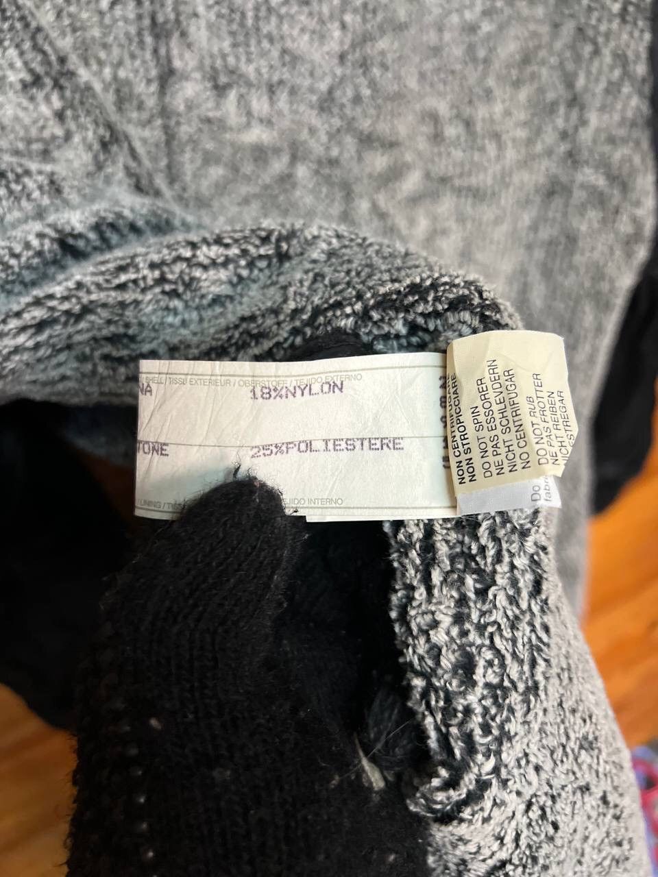 Giorgio Armani GIORGIO ARMANI A MILANO BORGONUOVO LANA WOOL HOODIE Size US M / EU 48-50 / 2 - 15 Thumbnail