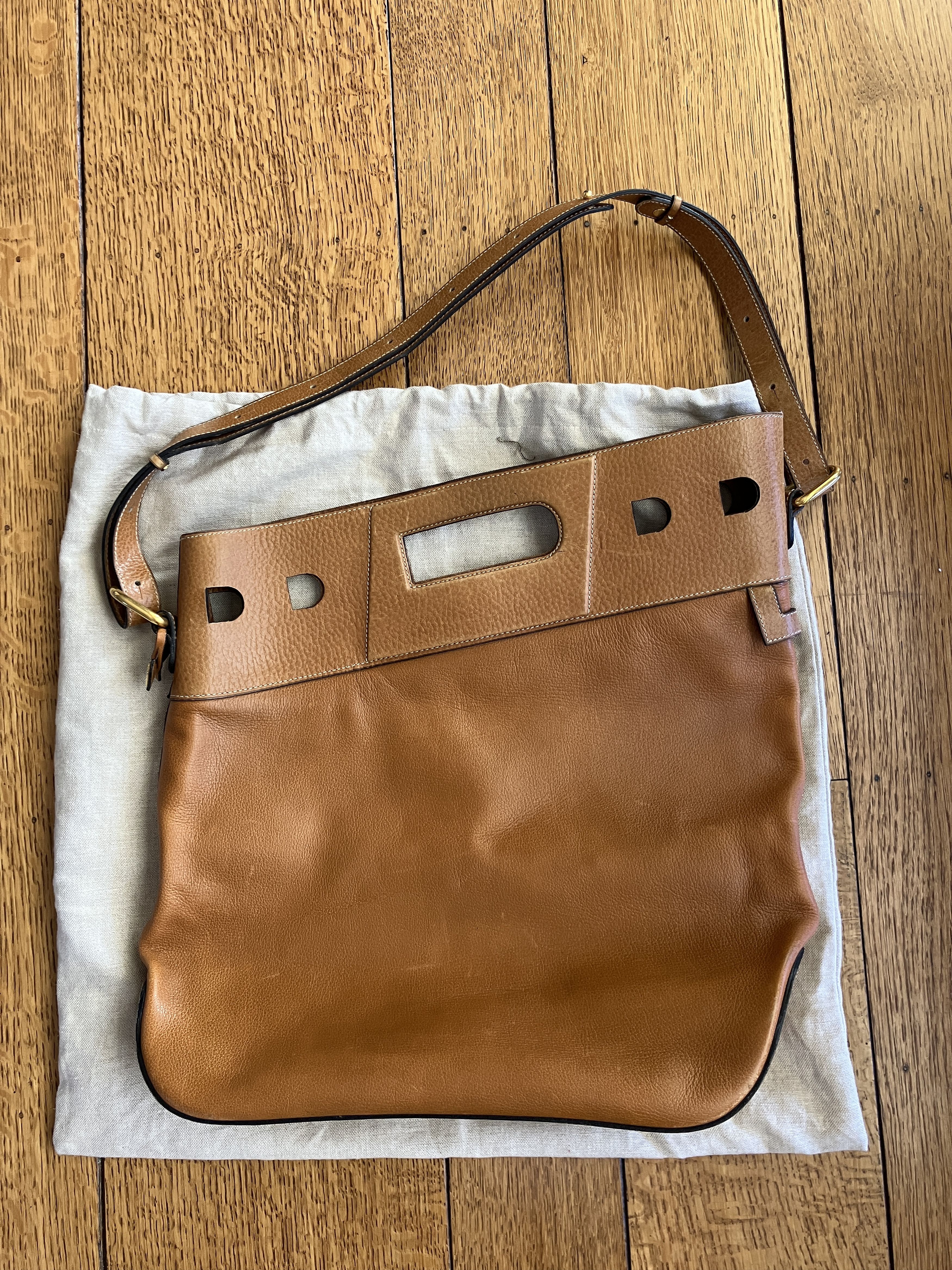 Delvaux 1990S Asymmetrical "d" Adjustable Leather Tote Bag in Beige, Women's