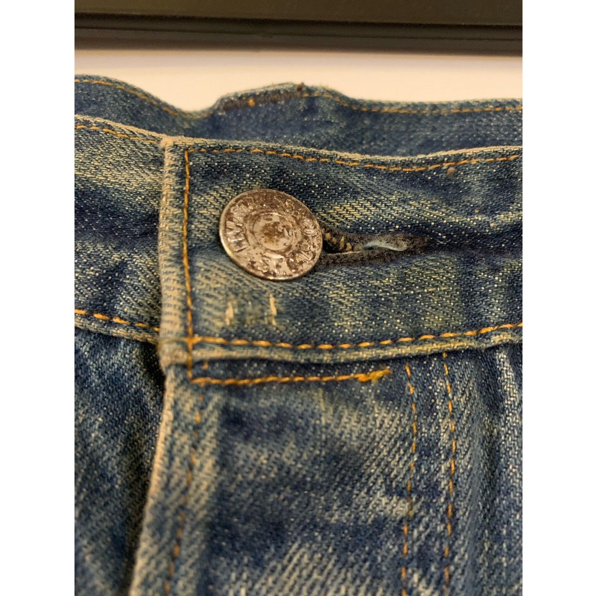 Levi's LEVI’S VINTAGE “1985” 501XX ARCHIVAL MODEL SELVEDGE JEANS Size US 34 / EU 50 - 6 Thumbnail