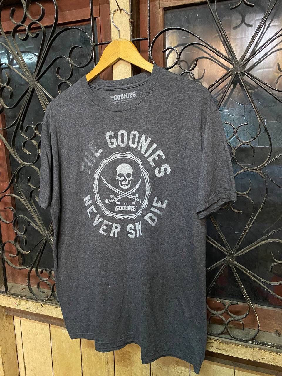 Warner Bros THE GOONIES NEVER SAY DIE TEE Size US L / EU 52-54 / 3 - 5 Thumbnail