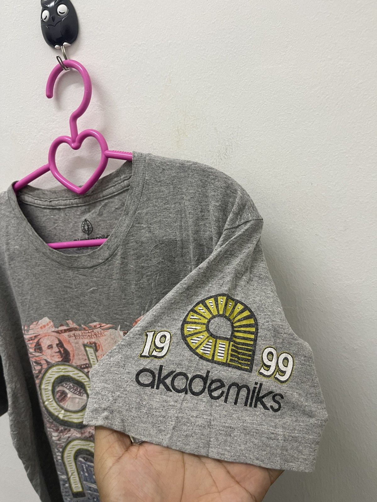 Akademiks Rare Vintage AKADEMIKS 1999 Spell Out Big Logo Tee Size US M / EU 48-50 / 2 - 2 Thumbnail