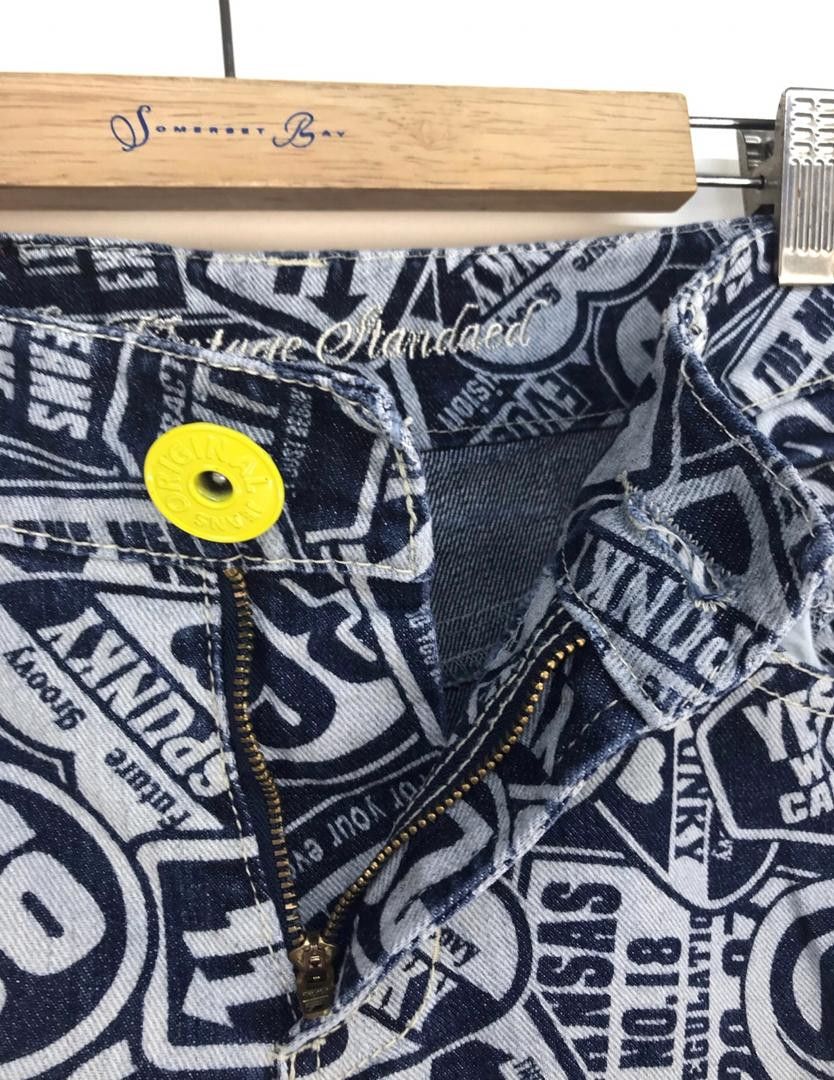 Hysteric Glamour × Undercover Japanese Brand Co&Lu All Over Print Signboard Denim Jeans Size US 30 / EU 46 - 15 Thumbnail