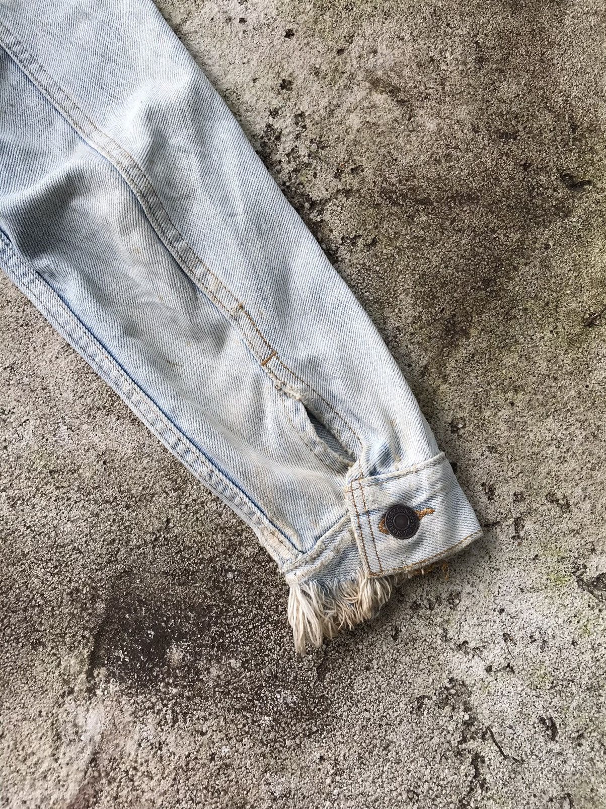 Levi's VINTAGE LEVIS TRUCKER DENIM JCKT KURTCOBAIN Size US S / EU 44-46 / 1 - 14 Thumbnail
