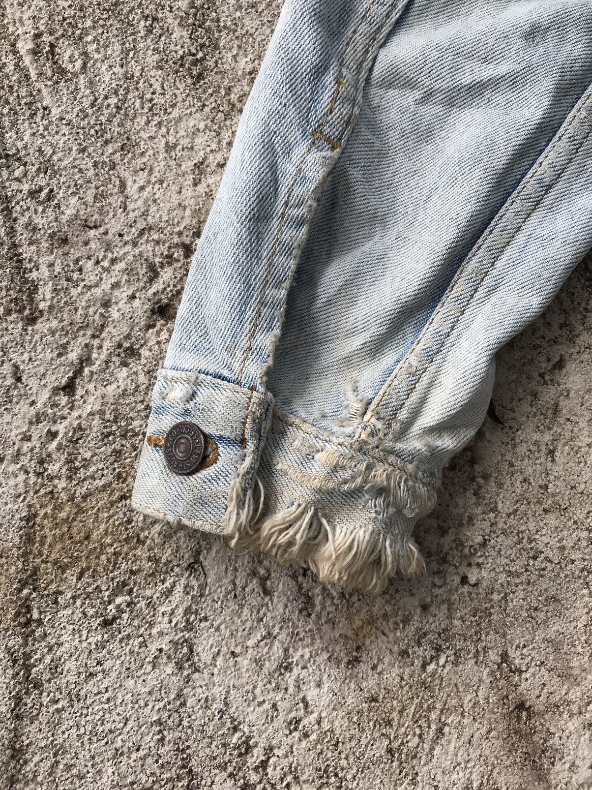 Levi's VINTAGE LEVIS TRUCKER DENIM JCKT KURTCOBAIN Size US S / EU 44-46 / 1 - 15 Thumbnail