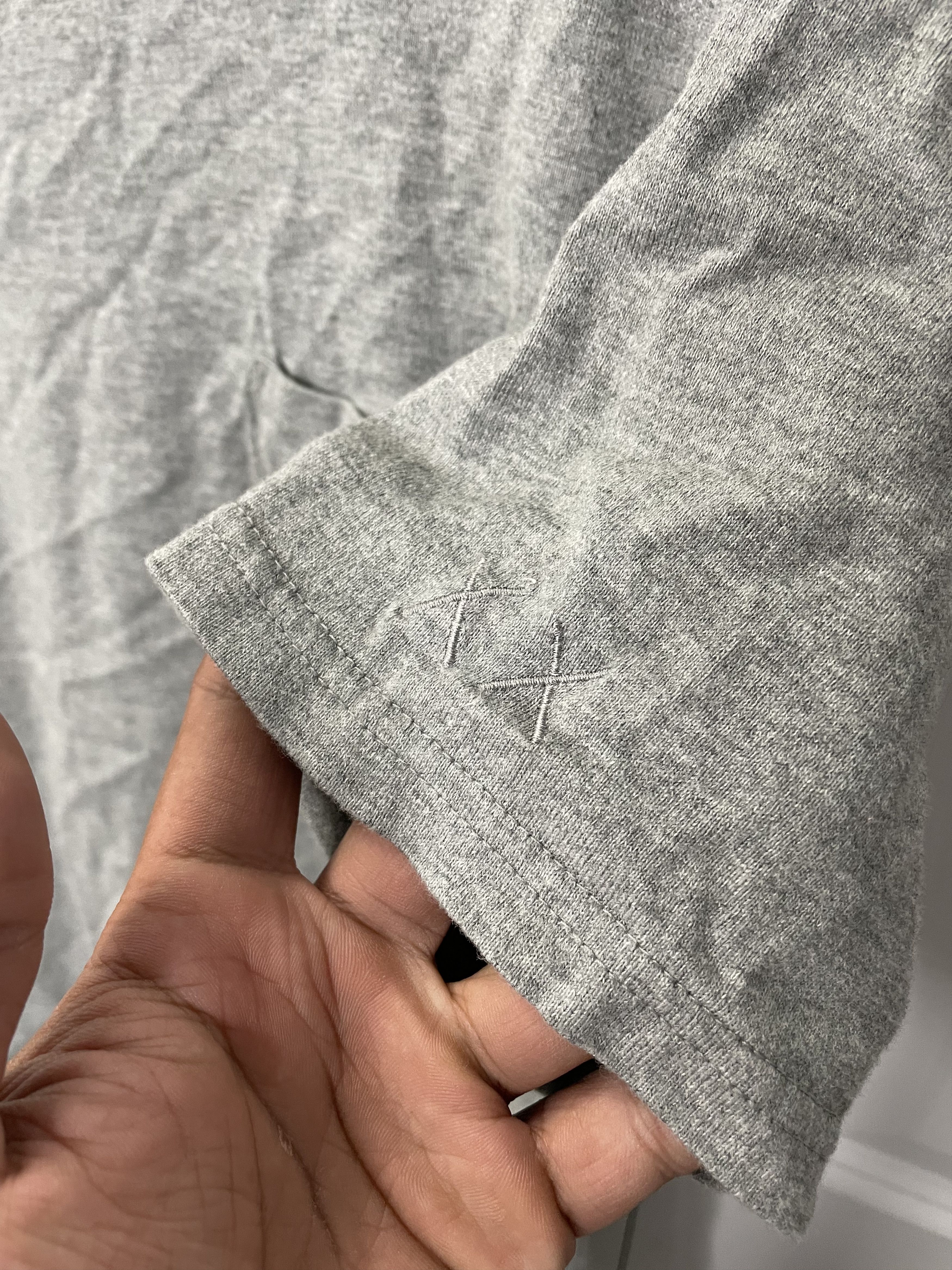 Kaws Original Fake Kaws Clock Tee Size US M / EU 48-50 / 2 - 6 Thumbnail