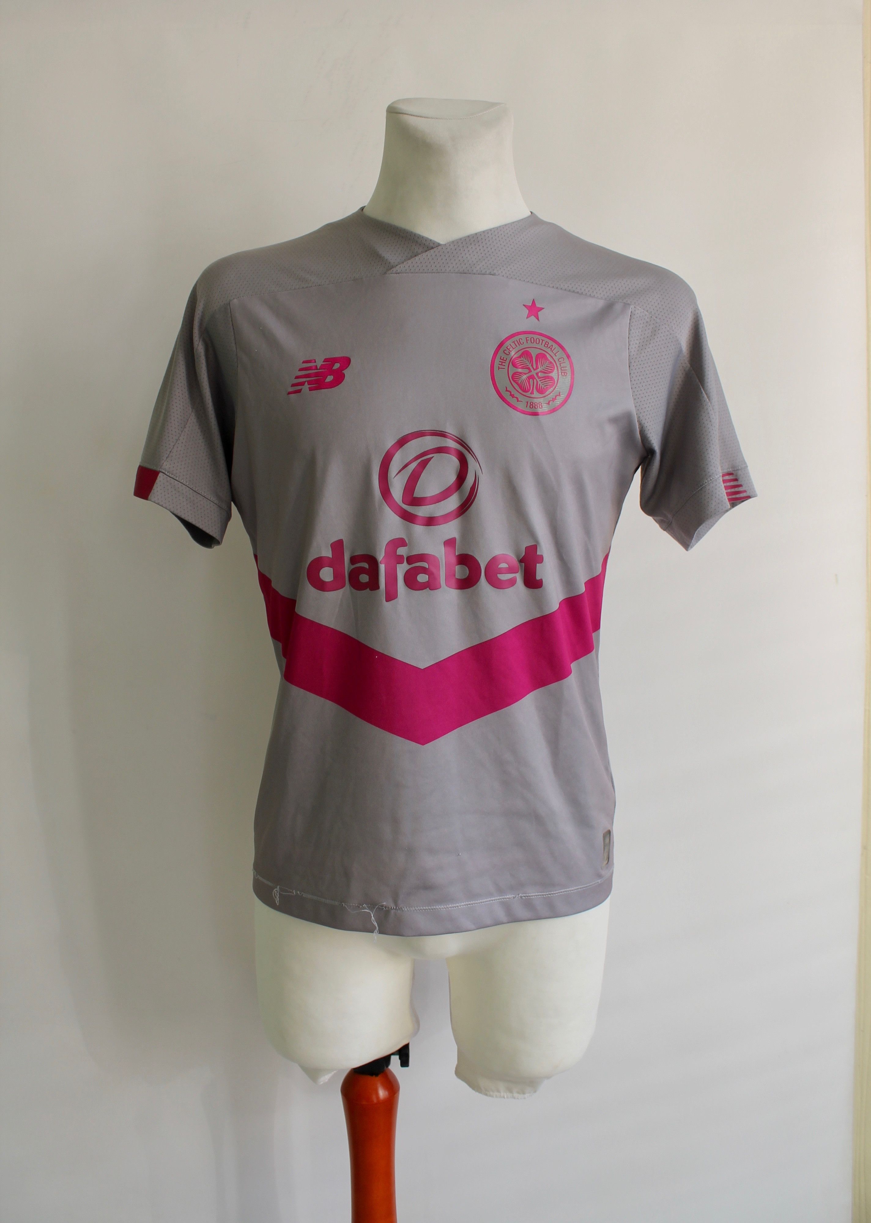 New Balance 2019 / 2020 Celtic third Kit Soccer jersey Shirt Football Size US S / EU 44-46 / 1 - 2 Thumbnail