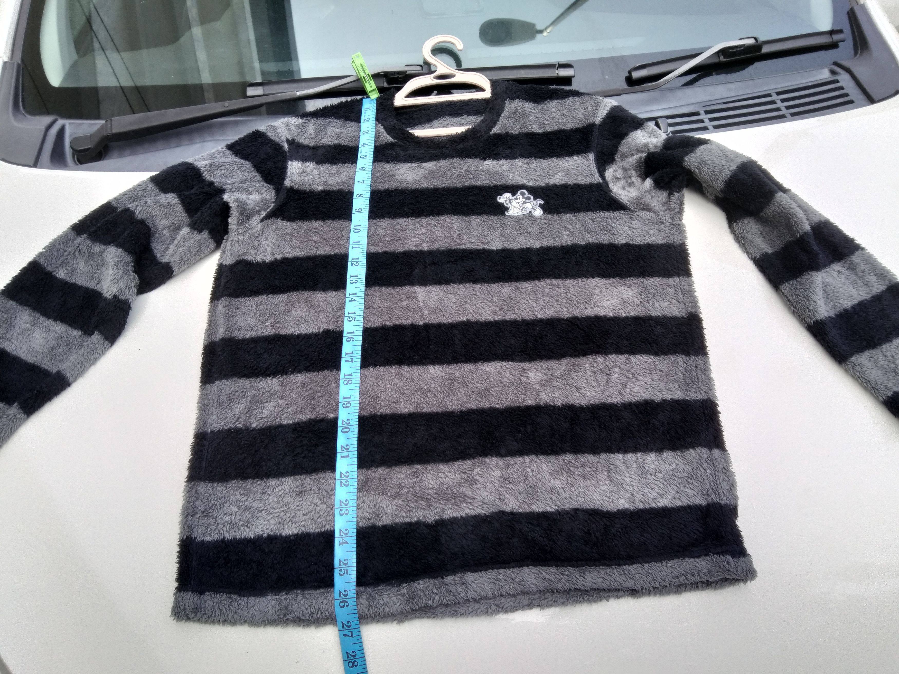 Disney × Uniqlo MICKEY MOUSE FAUX FUR LONG-SLEEVED T-SHIRT Size US M / EU 48-50 / 2 - 4 Thumbnail