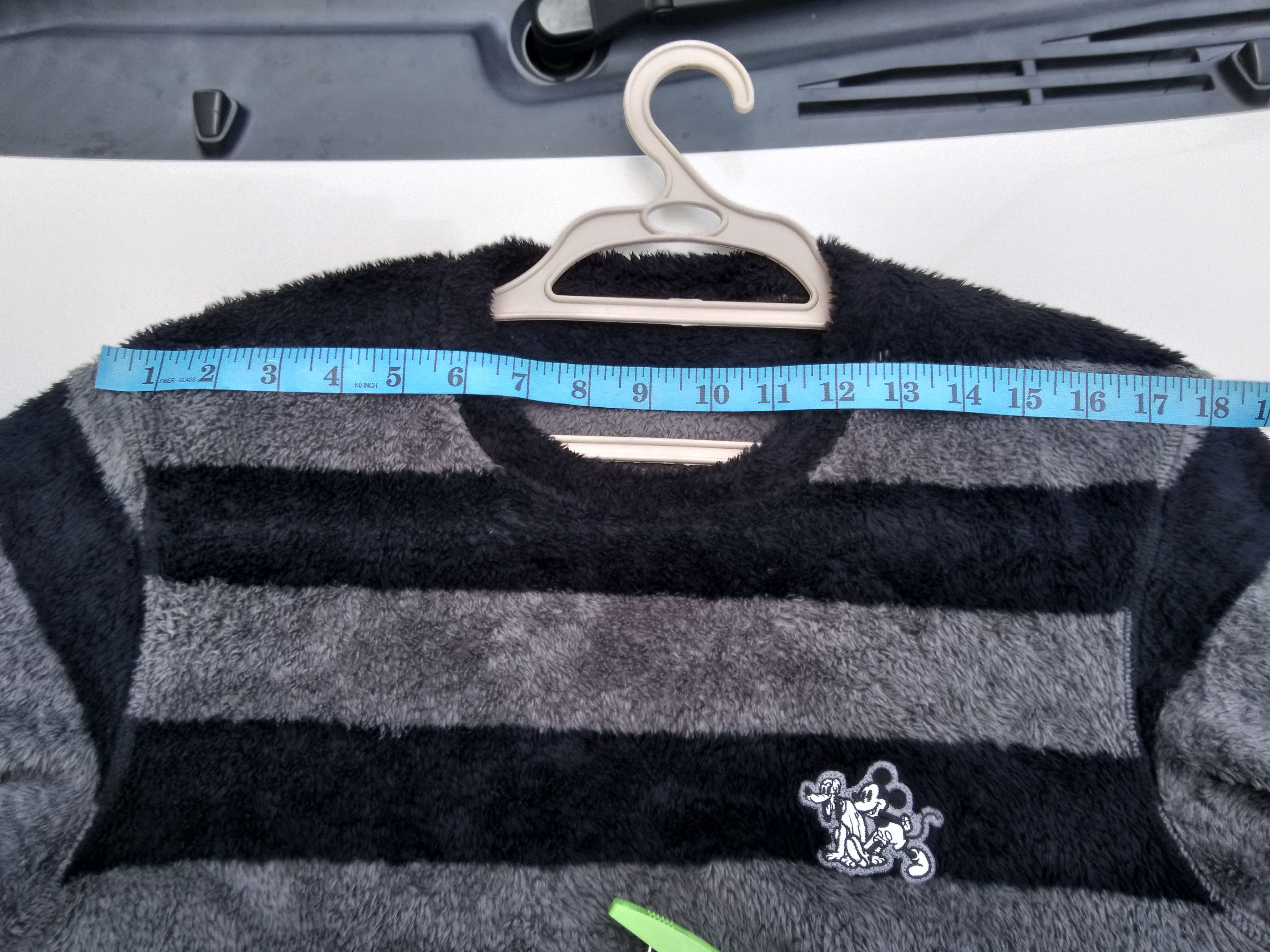 Disney × Uniqlo MICKEY MOUSE FAUX FUR LONG-SLEEVED T-SHIRT Size US M / EU 48-50 / 2 - 6 Thumbnail