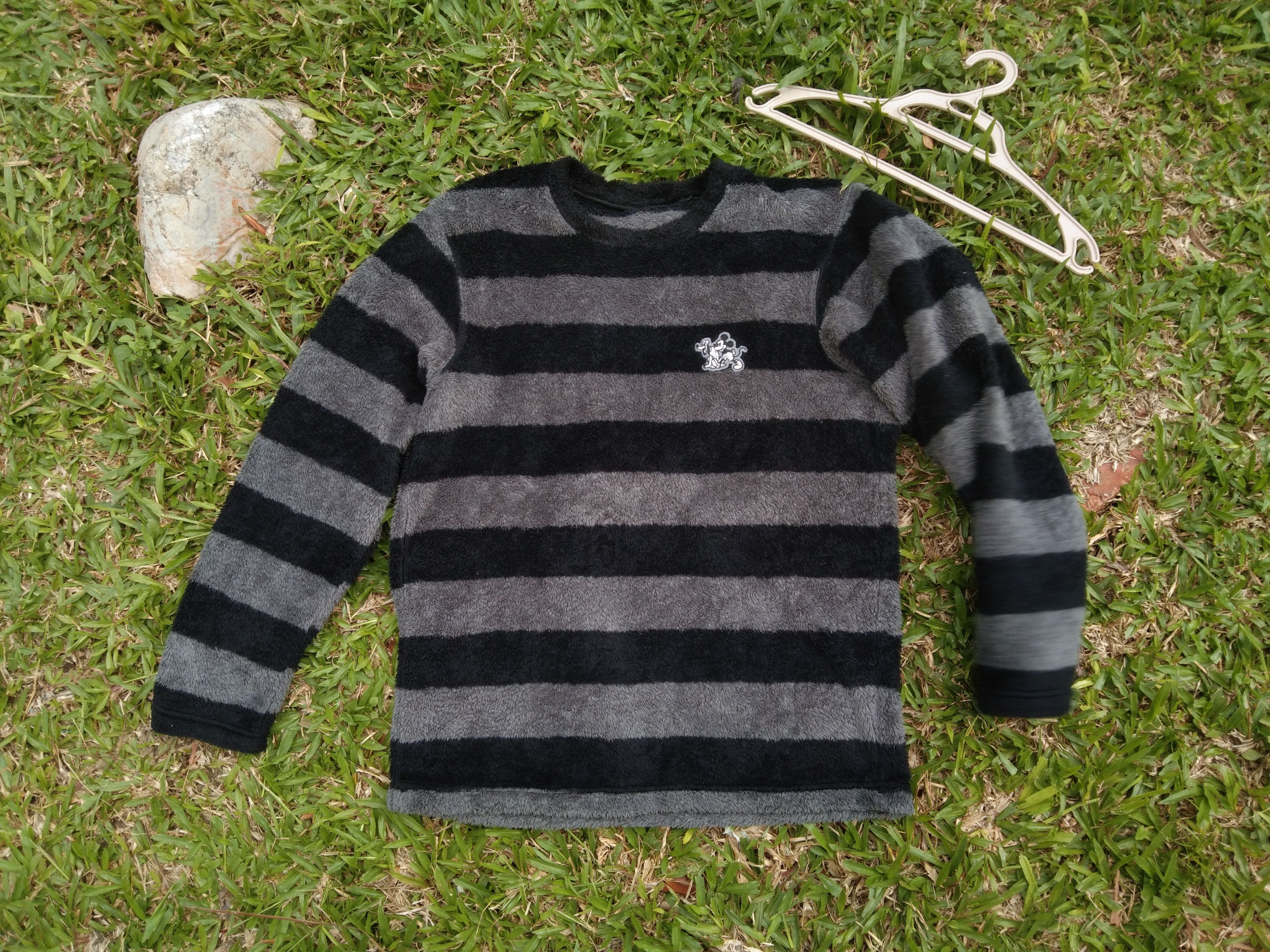 Disney × Uniqlo MICKEY MOUSE FAUX FUR LONG-SLEEVED T-SHIRT Size US M / EU 48-50 / 2 - 1 Thumbnail