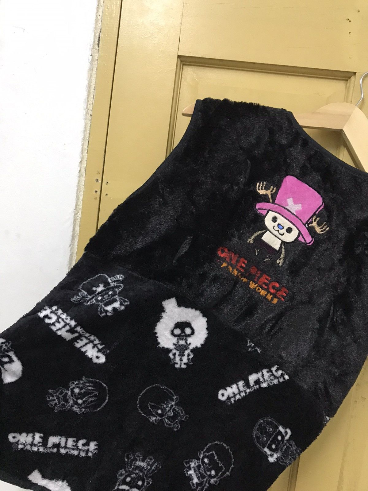 Anime Vintage One Piece Embroidery Fleece Vest Jacket Size US L / EU 52-54 / 3 - 7 Thumbnail