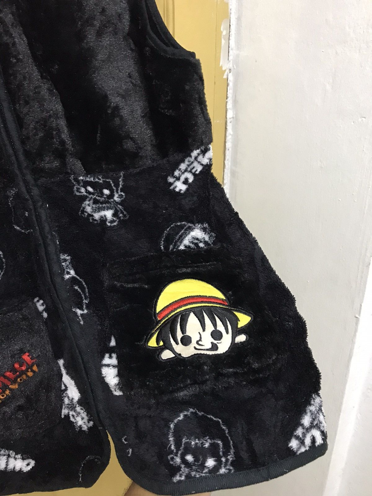 Anime Vintage One Piece Embroidery Fleece Vest Jacket Size US L / EU 52-54 / 3 - 13 Thumbnail