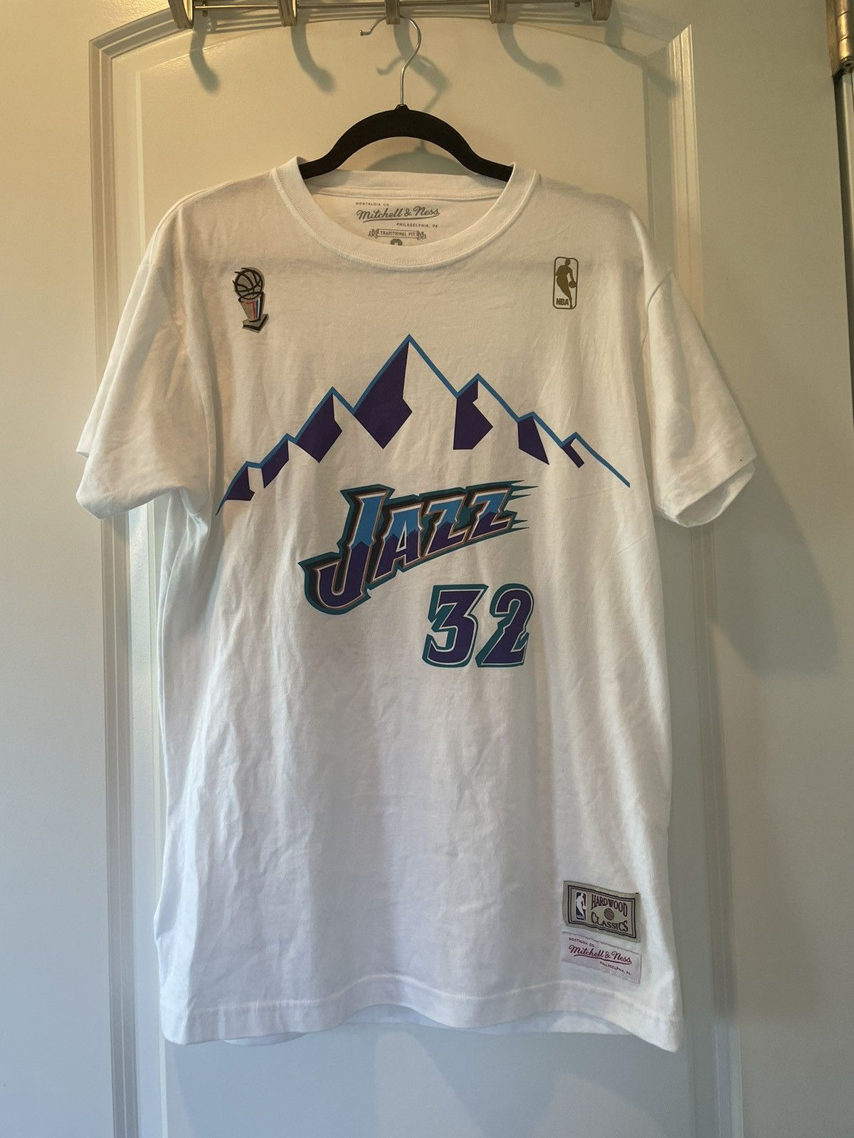 Mitchell & Ness Men's NBA Team Og 3.0 Anorak Vintage Logo Jazz