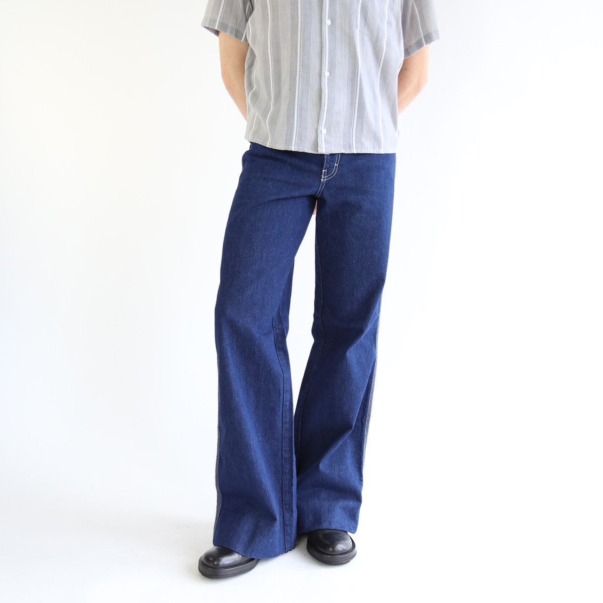 Vintage Brtittania flared bell bottom jeans Size US 31 - 7 Thumbnail