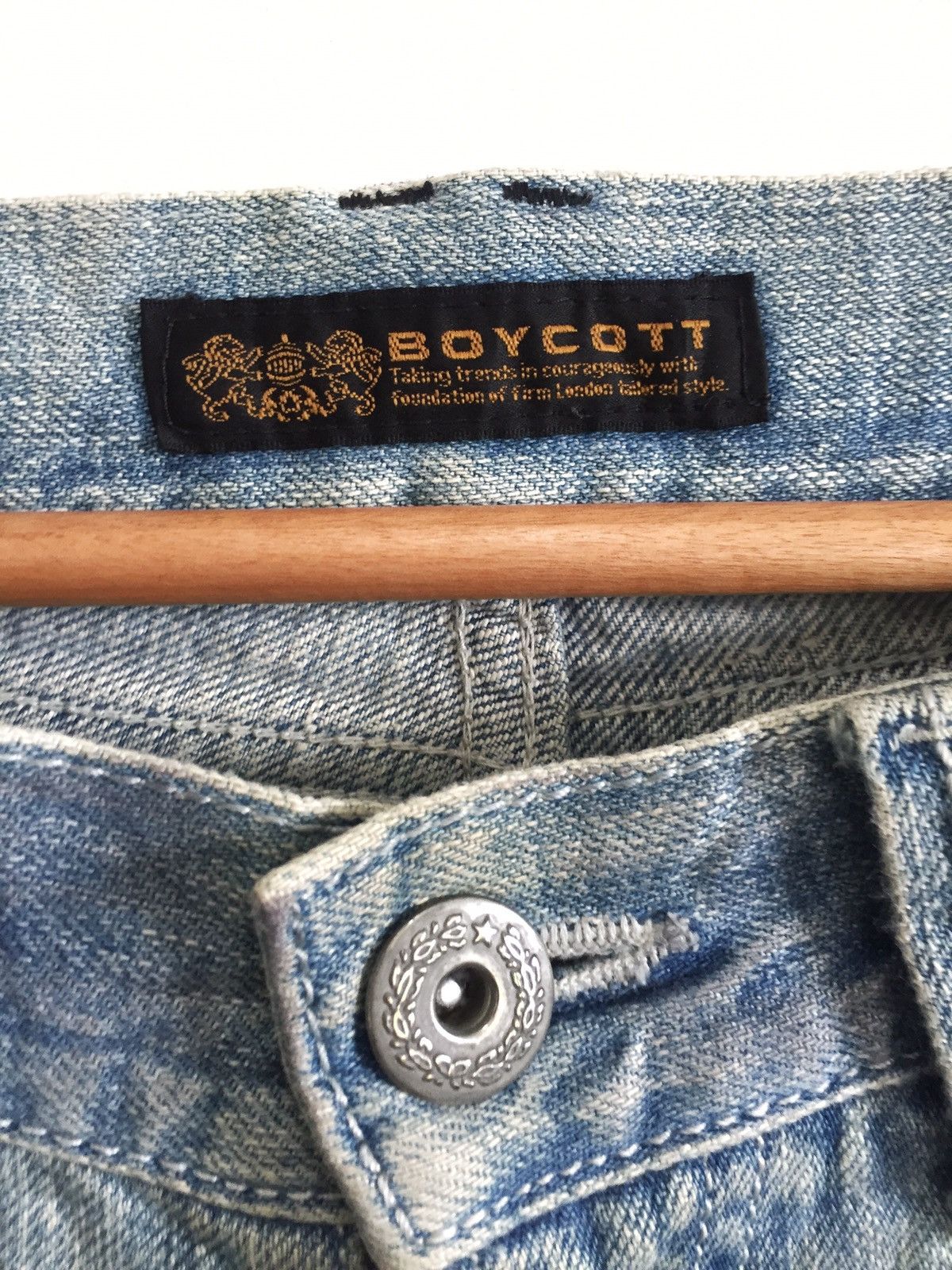 Boycott Boycott 🇯🇵 Beauty Faded Ripped Distressed Denim Size US 34 / EU 50 - 11 Thumbnail