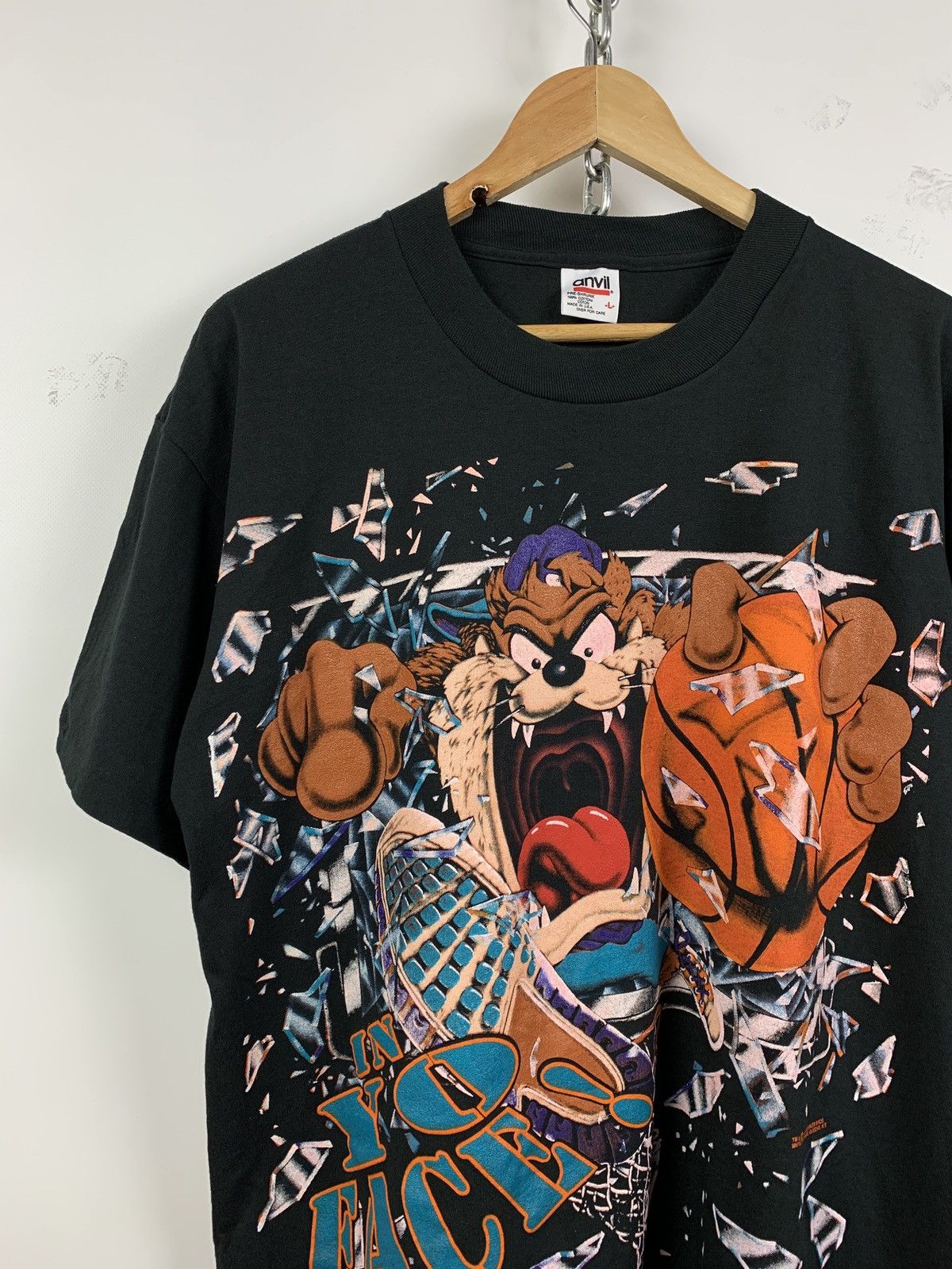 NBA 1993 Vintage Taz In Yo Face NBA Space Jam Single Stitch Tee Size US L / EU 52-54 / 3 - 4 Thumbnail