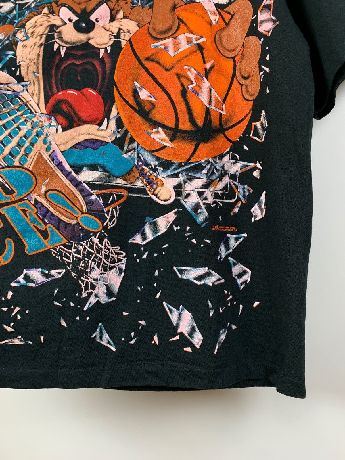 NBA 1993 Vintage Taz In Yo Face NBA Space Jam Single Stitch Tee Size US L / EU 52-54 / 3 - 8 Thumbnail