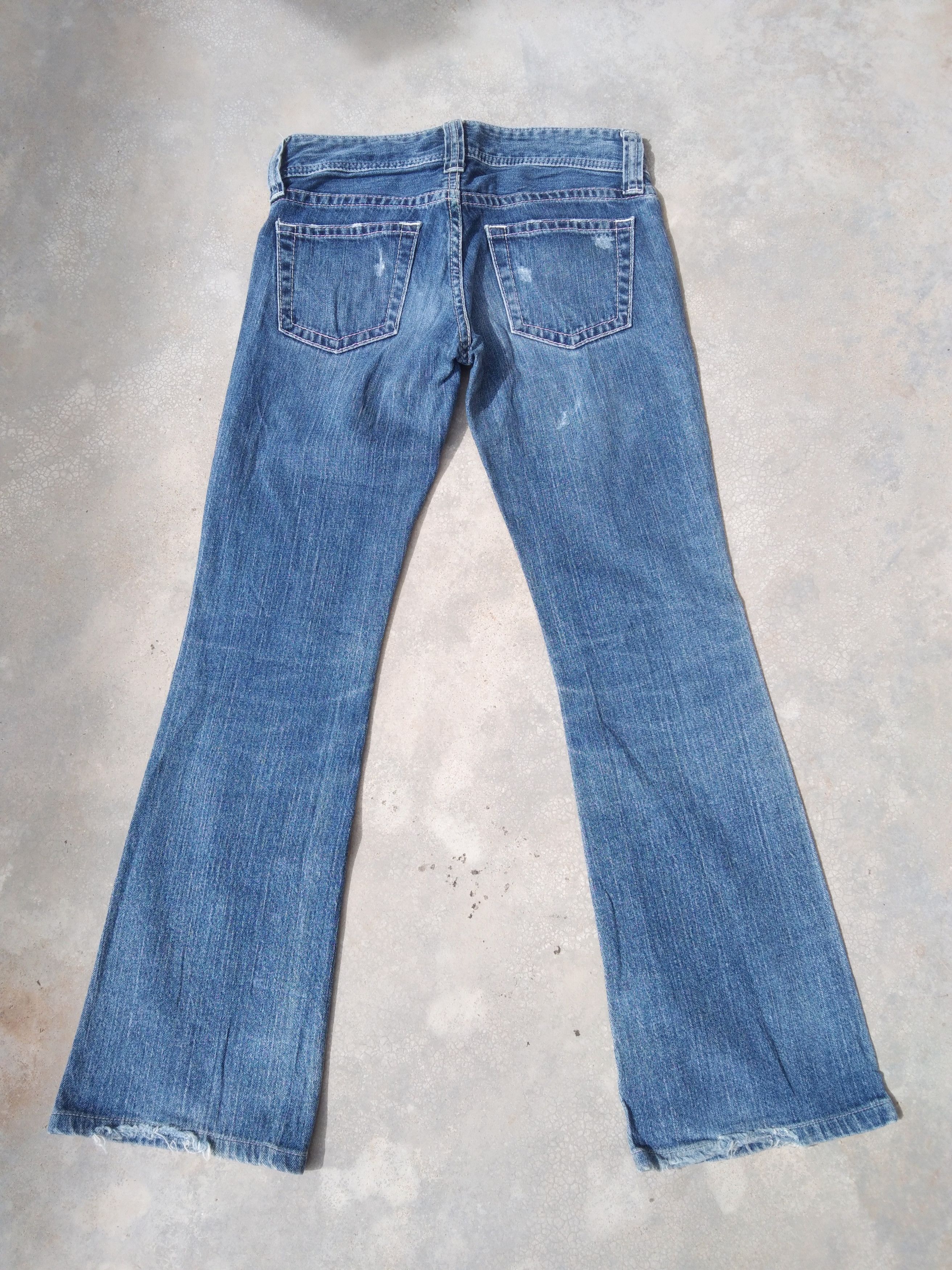 Japanese Brand × Jean × Uniqlo Japanese Brand Uniqlo Boot Cut Flared Jeans 28x28.5 Size US 28 / EU 44 - 2 Thumbnail