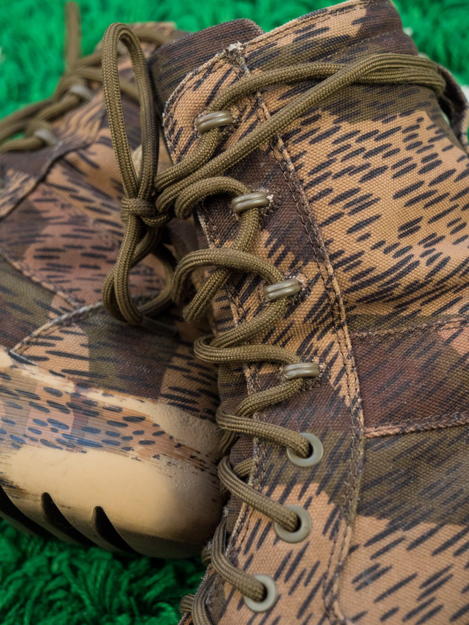 Yeezy RARE YEEZY SEAOSN 6 WASHED CANVAS BOOT SPLINTER CAMO Size US 8 / EU 41 - 22 Thumbnail