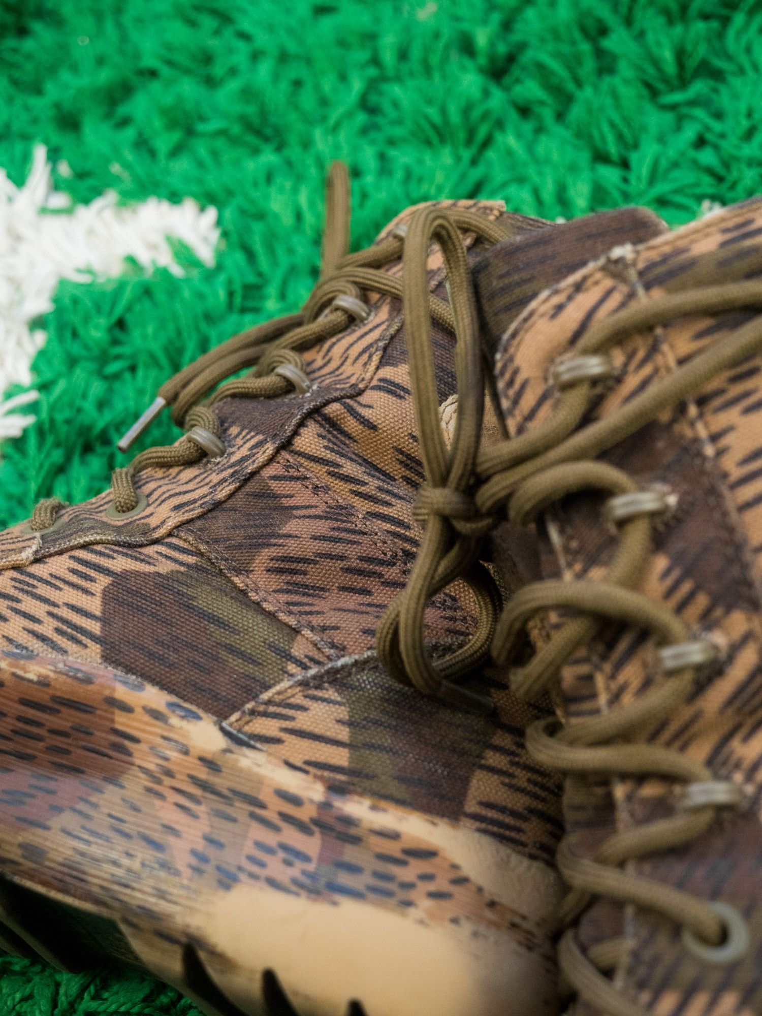 Yeezy RARE YEEZY SEAOSN 6 WASHED CANVAS BOOT SPLINTER CAMO Size US 8 / EU 41 - 21 Thumbnail