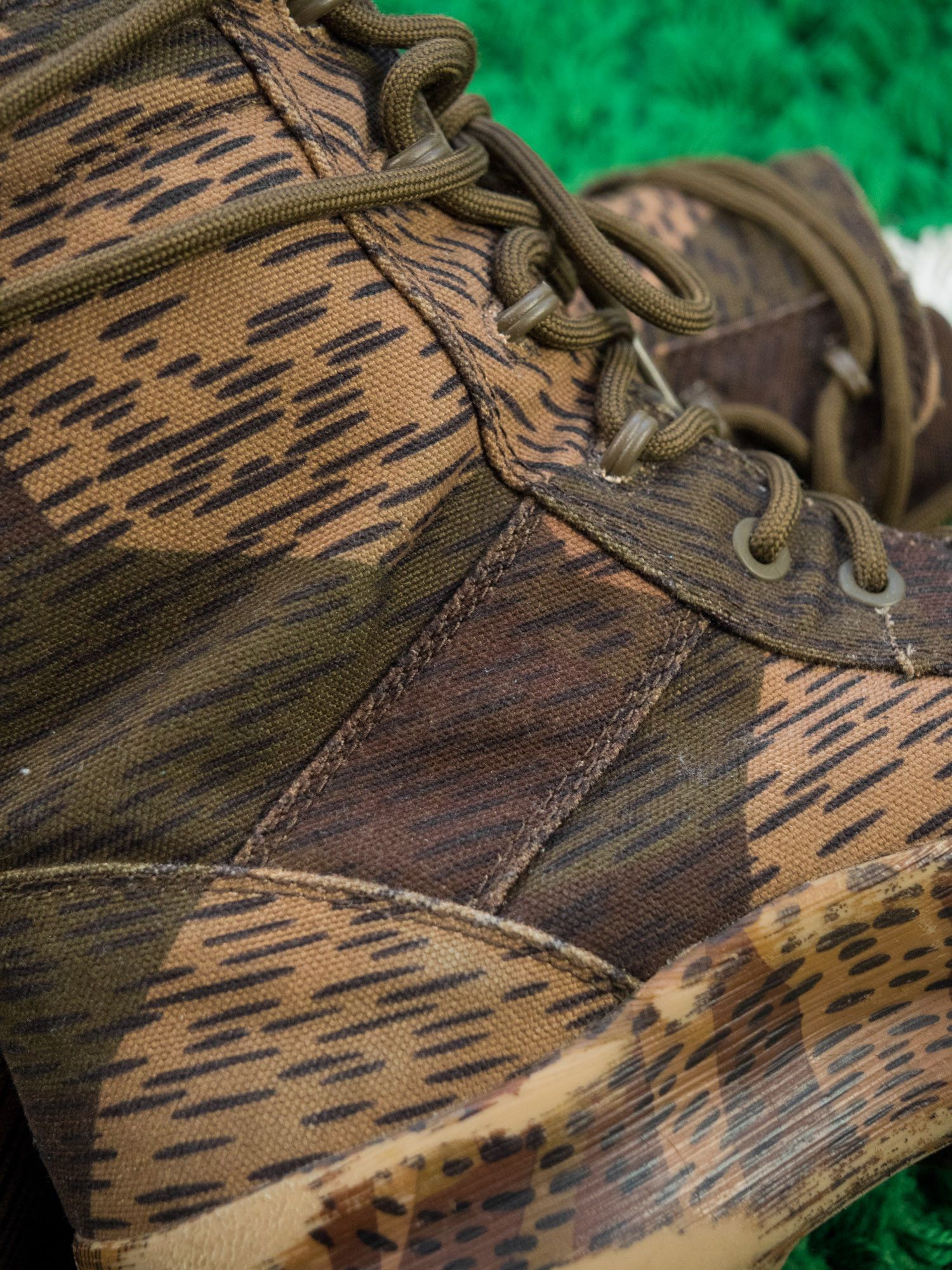 Yeezy RARE YEEZY SEAOSN 6 WASHED CANVAS BOOT SPLINTER CAMO Size US 8 / EU 41 - 14 Thumbnail