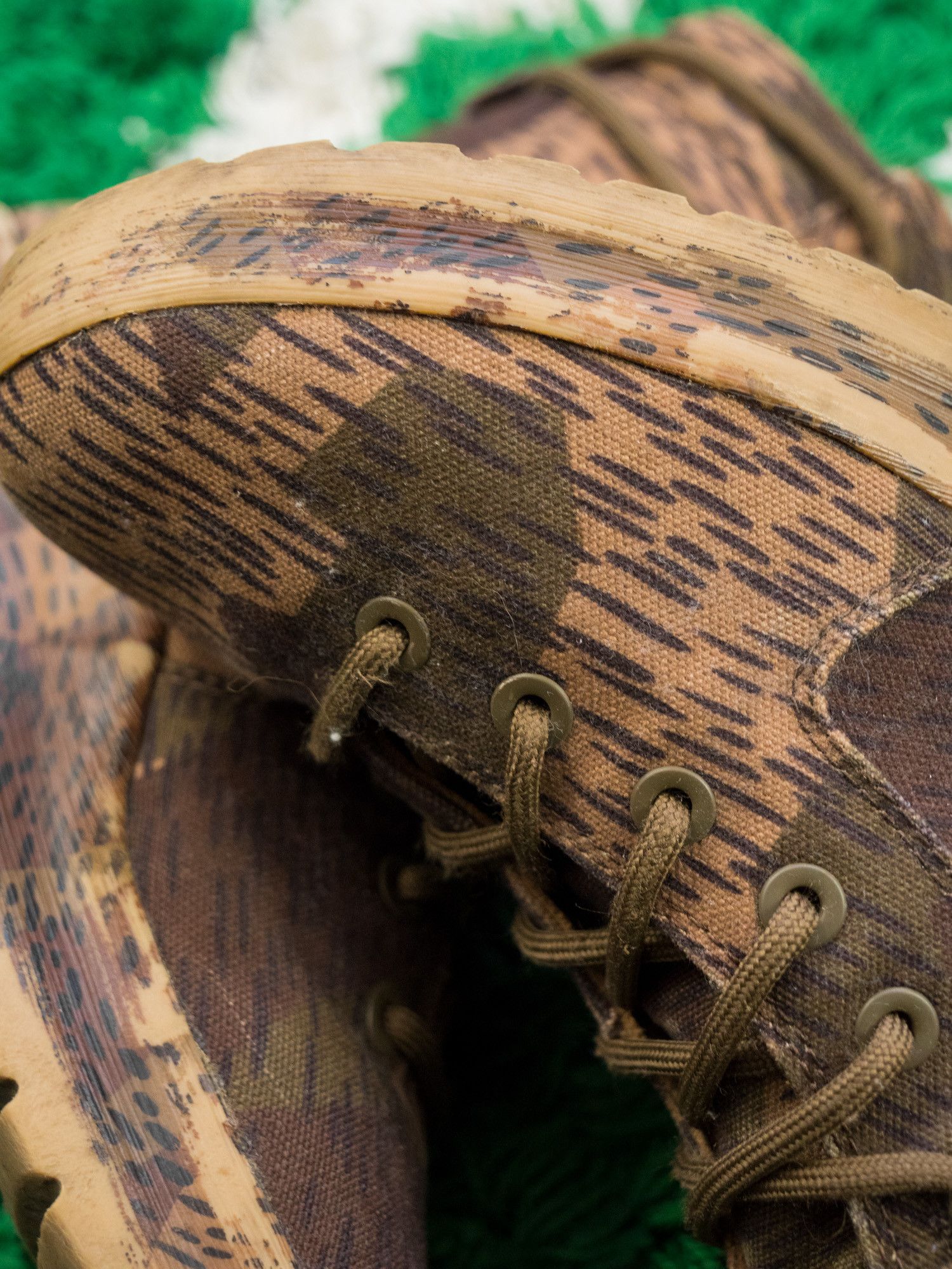 Yeezy RARE YEEZY SEAOSN 6 WASHED CANVAS BOOT SPLINTER CAMO Size US 8 / EU 41 - 9 Thumbnail