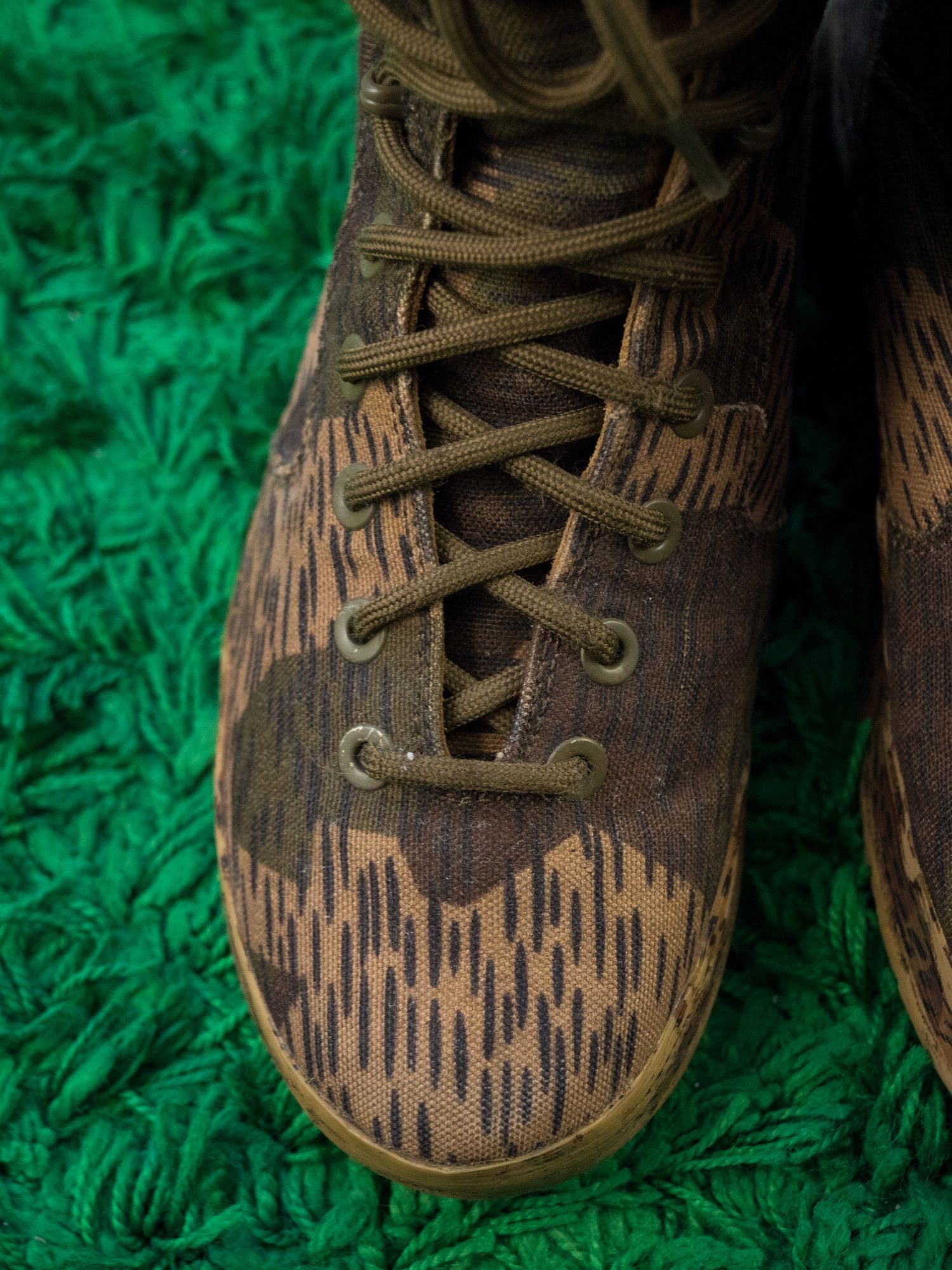 Yeezy RARE YEEZY SEAOSN 6 WASHED CANVAS BOOT SPLINTER CAMO Size US 8 / EU 41 - 19 Thumbnail