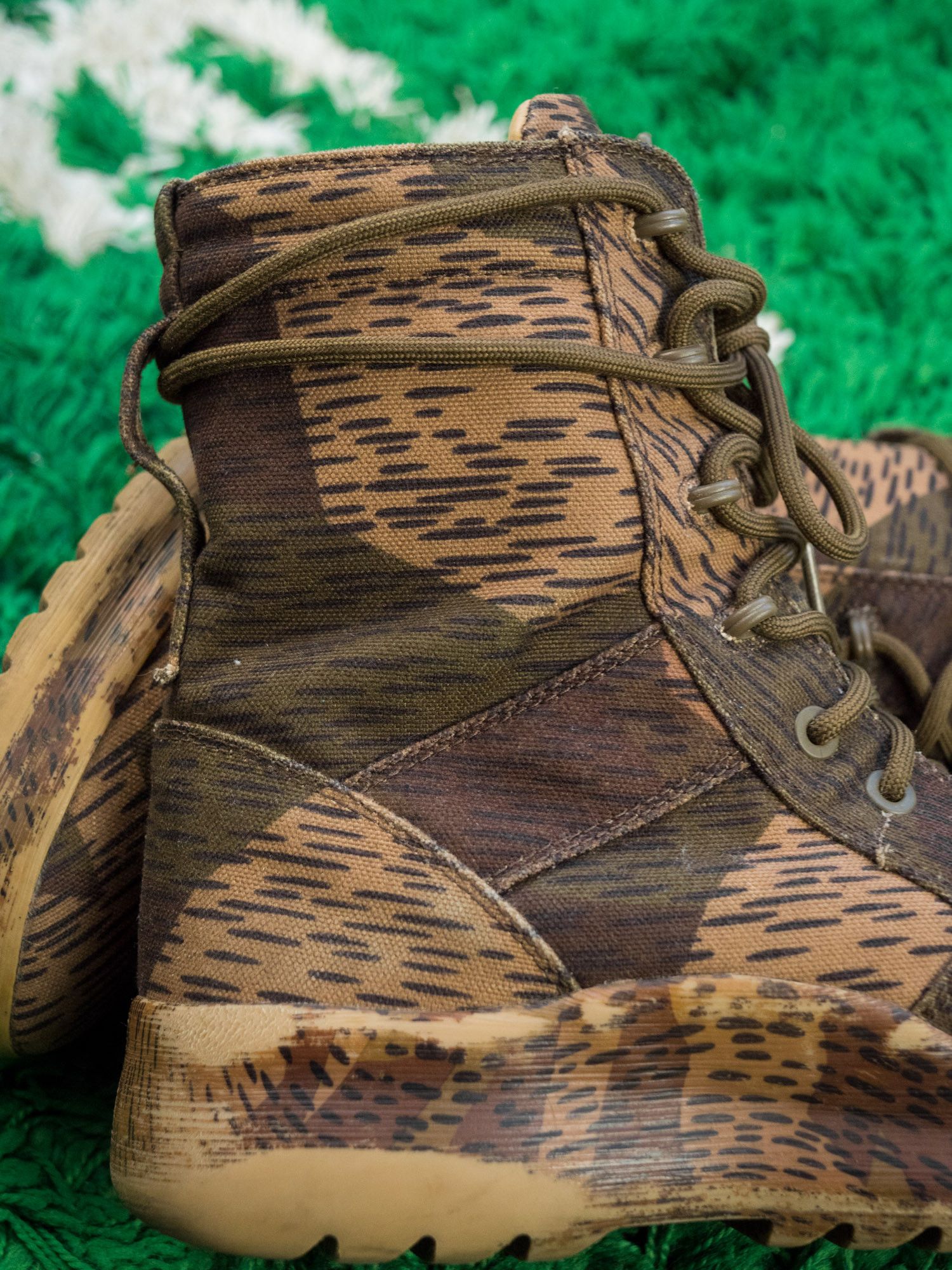 Yeezy RARE YEEZY SEAOSN 6 WASHED CANVAS BOOT SPLINTER CAMO Size US 8 / EU 41 - 17 Thumbnail