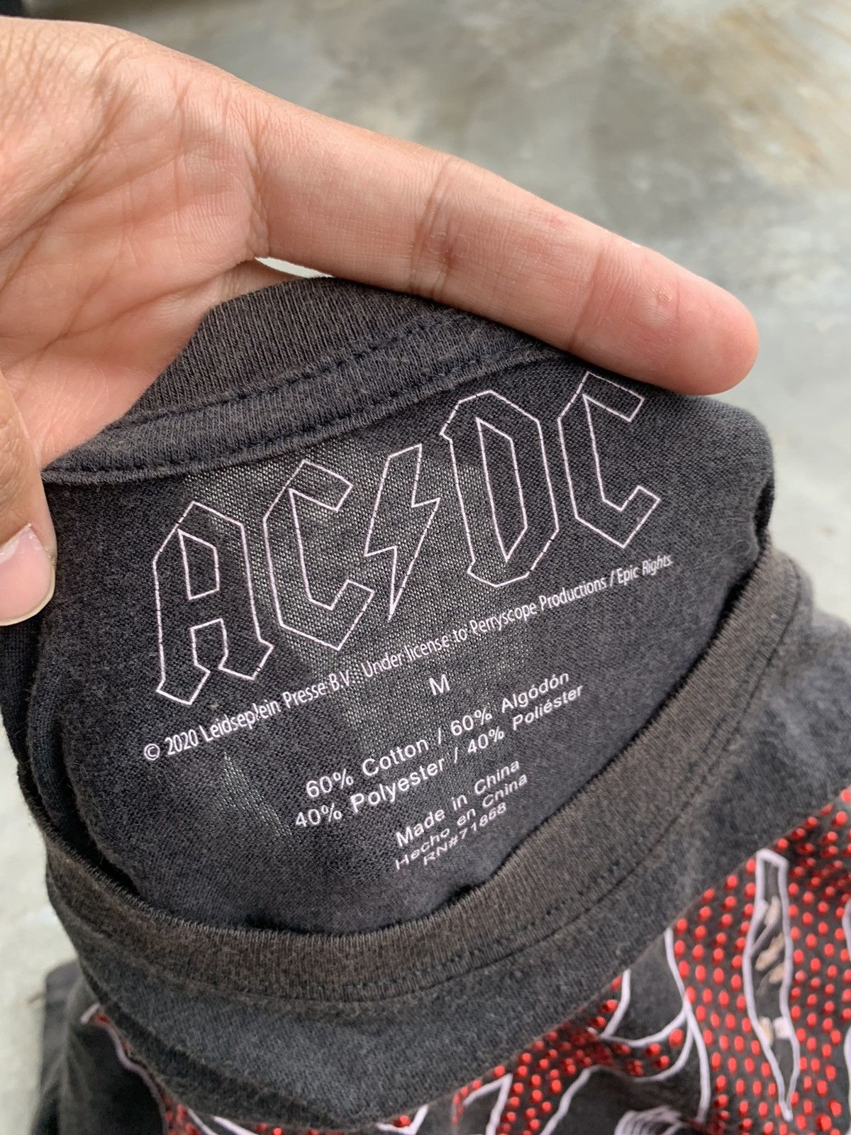 AC/DC × Band Tees × Vintage Sun Faded Acdc Tshirt Size US M / EU 48-50 / 2 - 4 Thumbnail