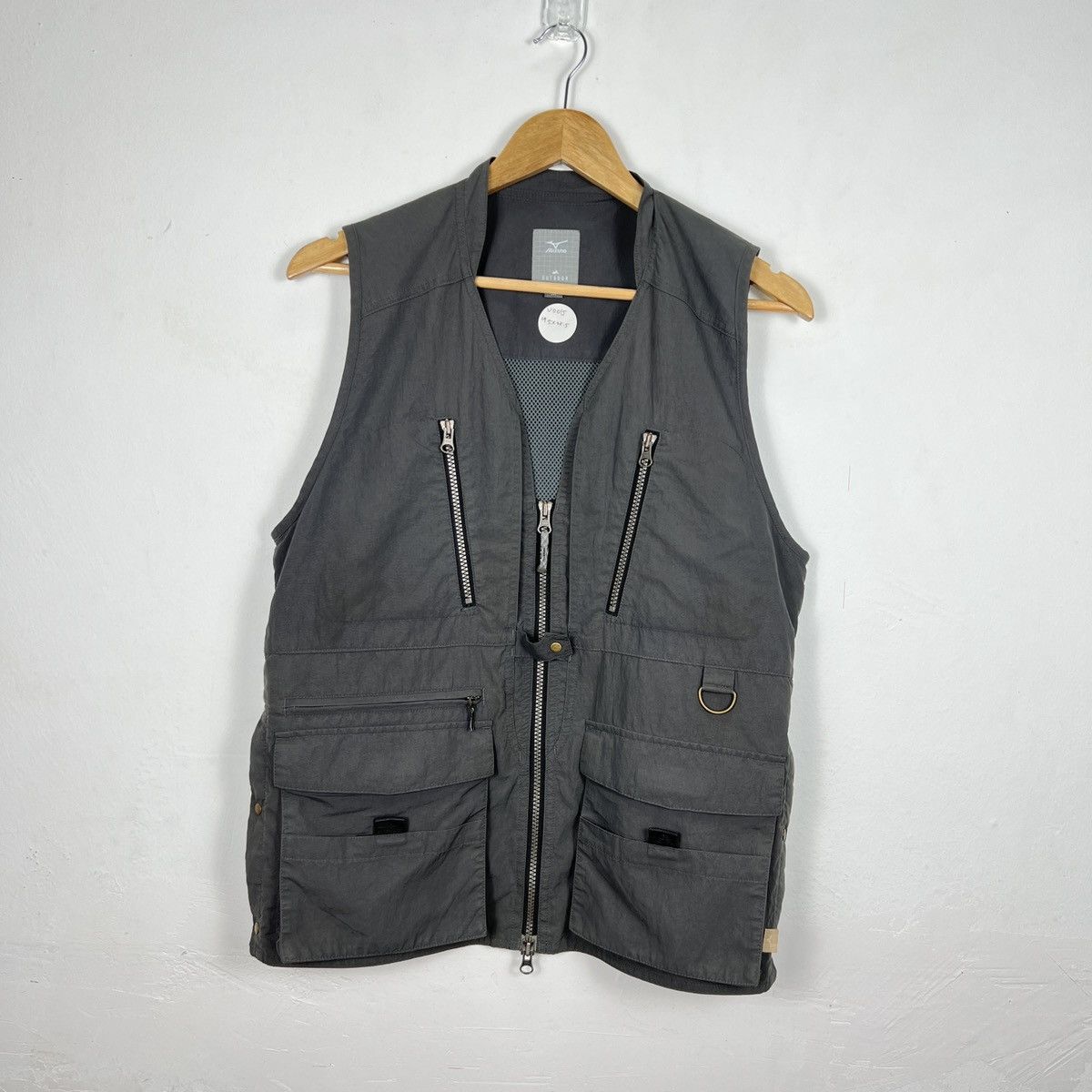 image of Mizuno Utility Tactical Multipocket Vest in Grey, Men's (Size Small)