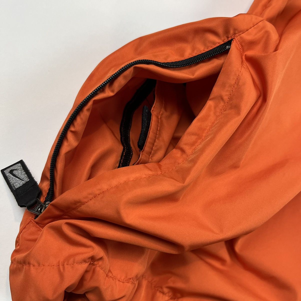 Nike Vintage Nike Jacket Windbreaker Center Swoosh Size L Size US L / EU 52-54 / 3 - 5 Thumbnail