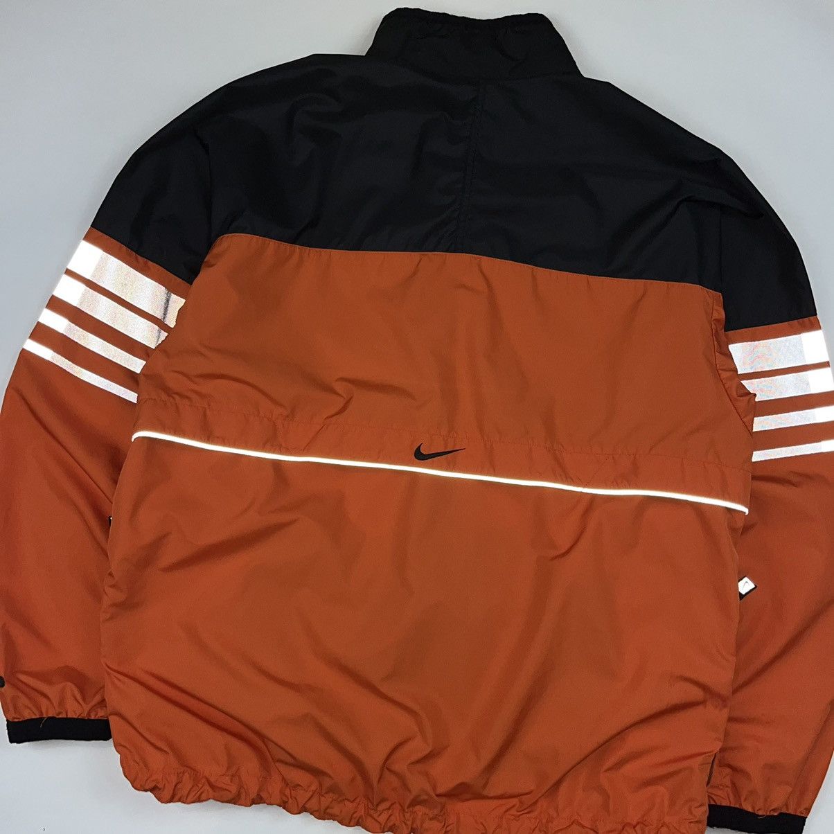 Nike Vintage Nike Jacket Windbreaker Center Swoosh Size L Size US L / EU 52-54 / 3 - 7 Thumbnail