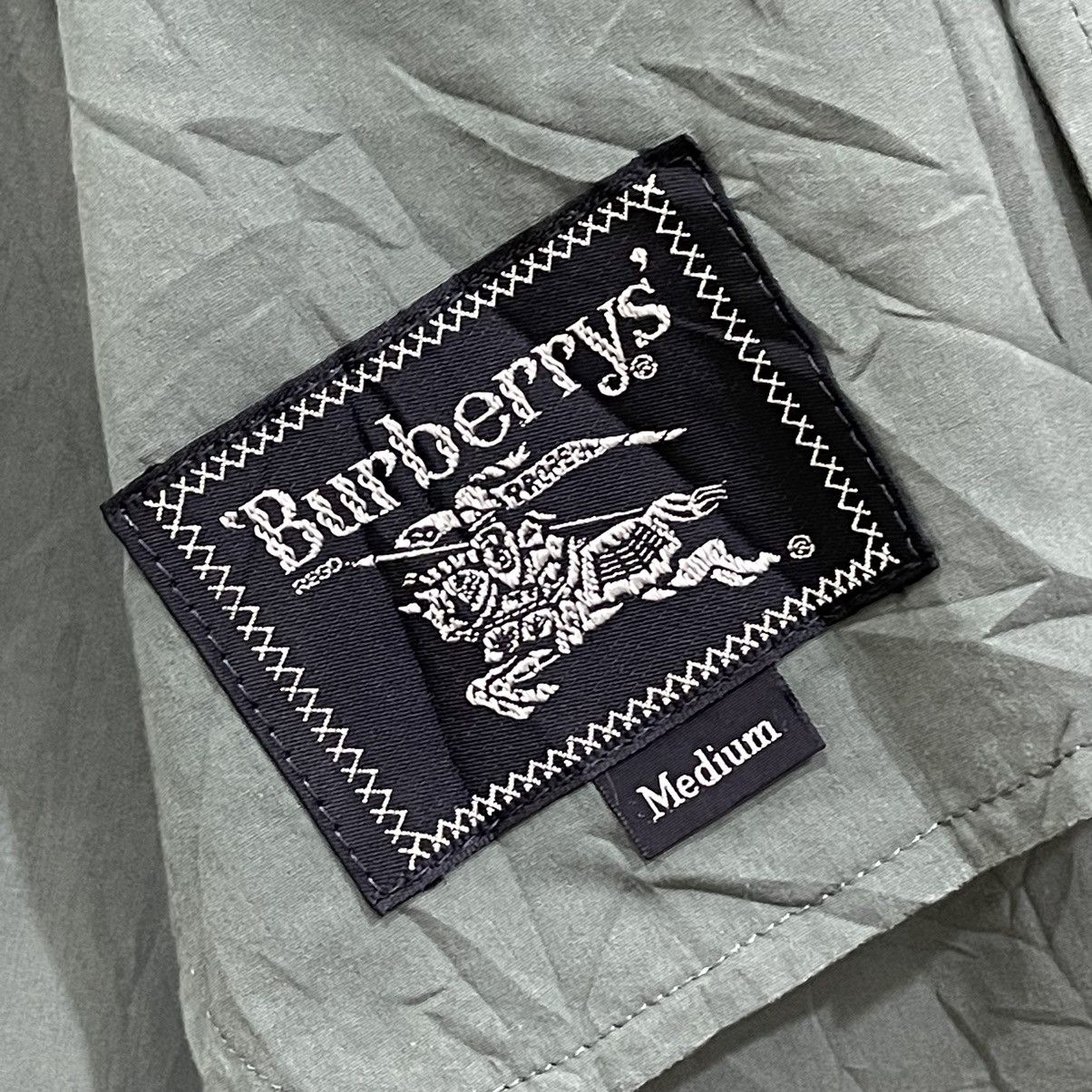 Burberry ‼️OFFER‼️Vintage 90s Burberrys Light Jacket Size US M / EU 48-50 / 2 - 11 Thumbnail