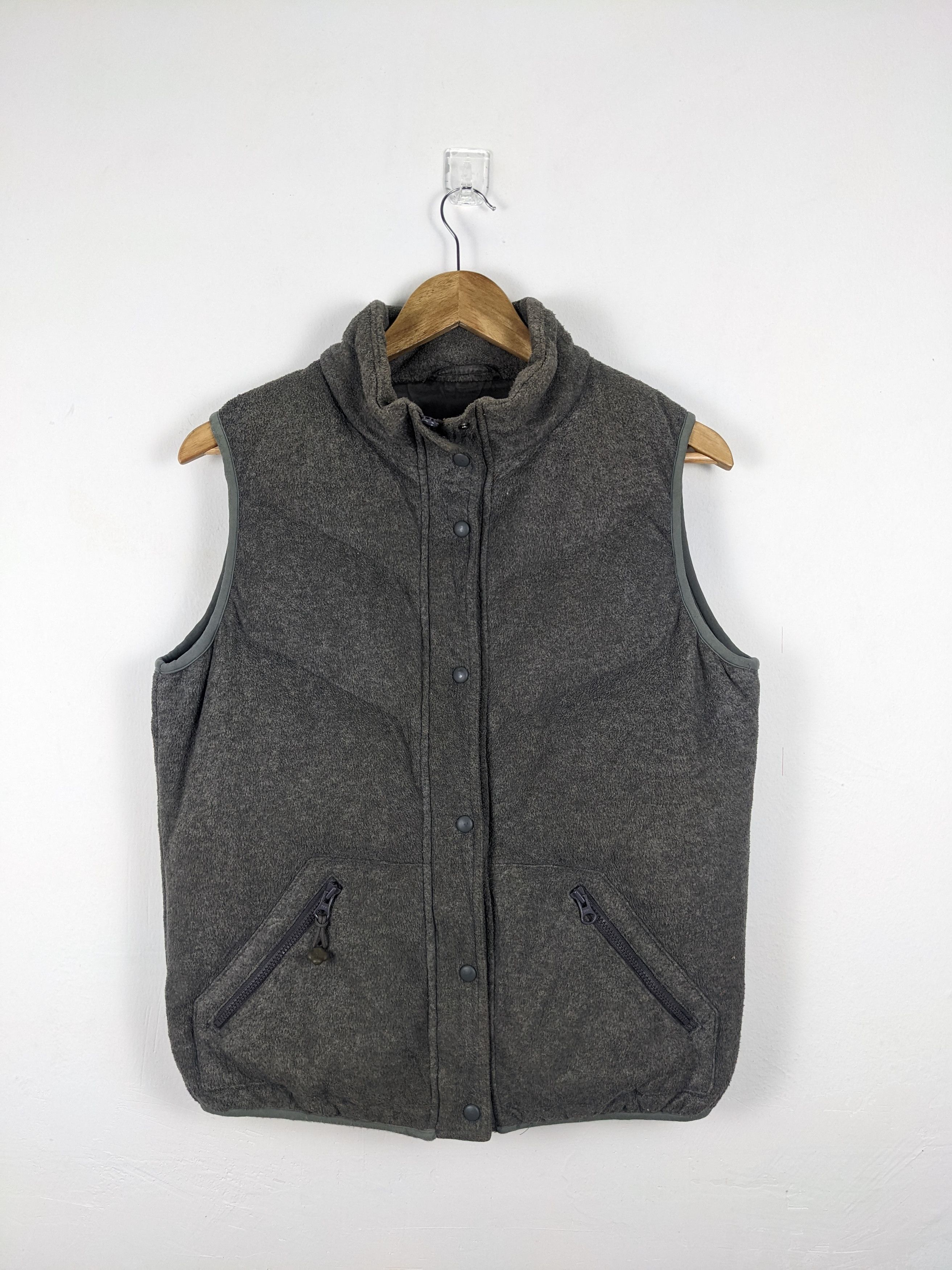 Japanese Brand Vintage Uniqlo Tag Quilted Vest Size US XL / EU 56 / 4 - 1 Thumbnail