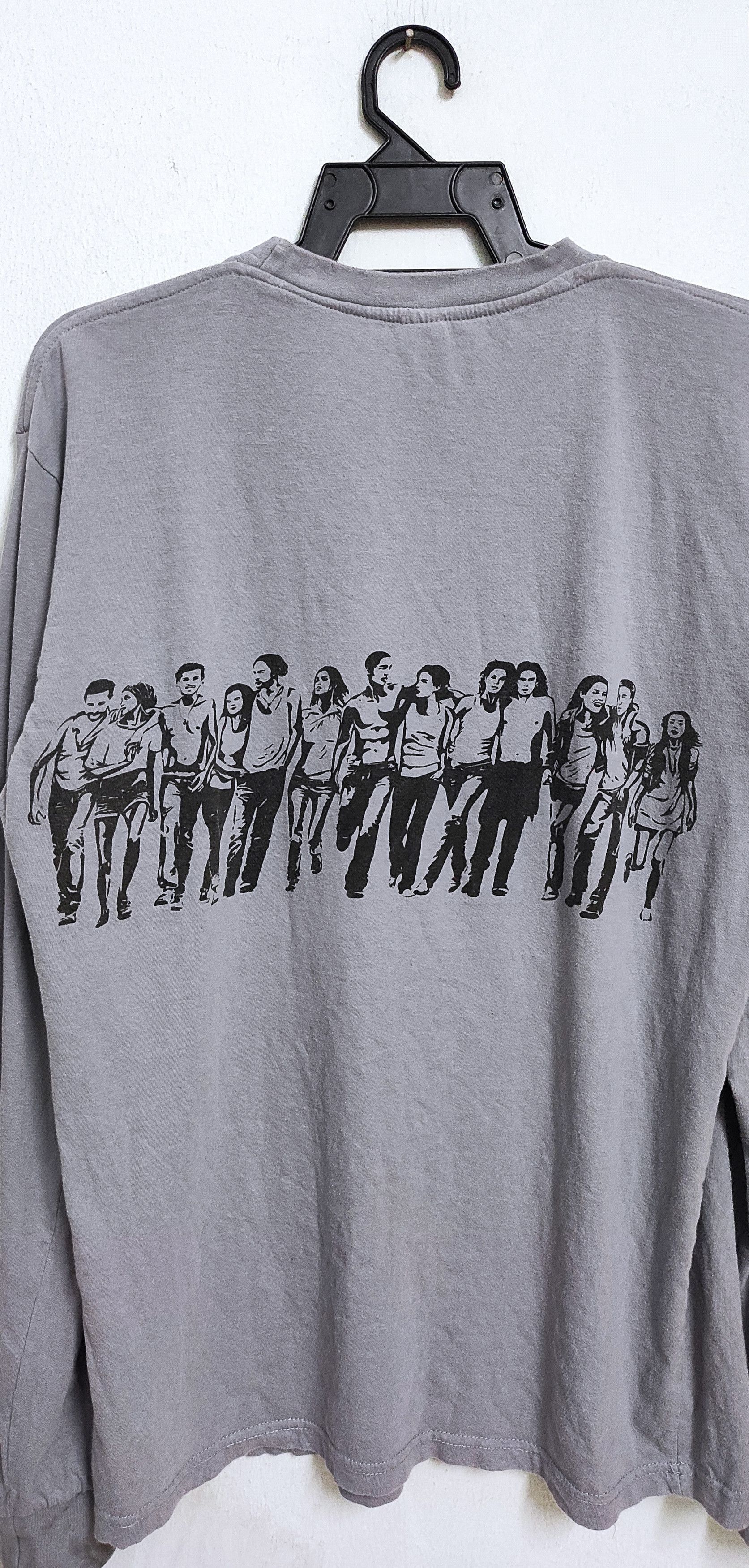Calvin Klein Vintage 90's ck One "we are one" people's artists rap tee Size US L / EU 52-54 / 3 - 12 Thumbnail