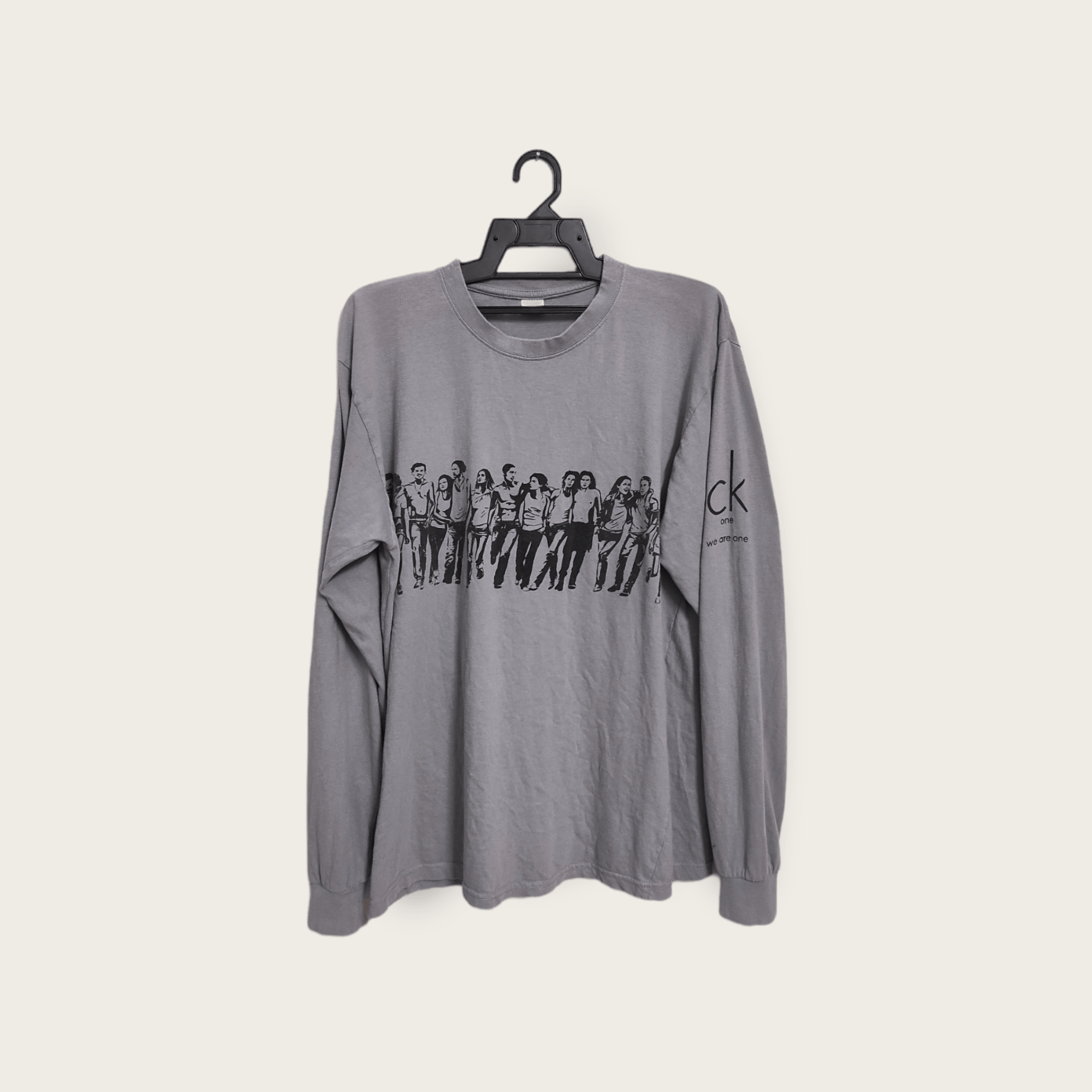 Calvin Klein Vintage 90's ck One "we are one" people's artists rap tee Size US L / EU 52-54 / 3 - 1 Thumbnail