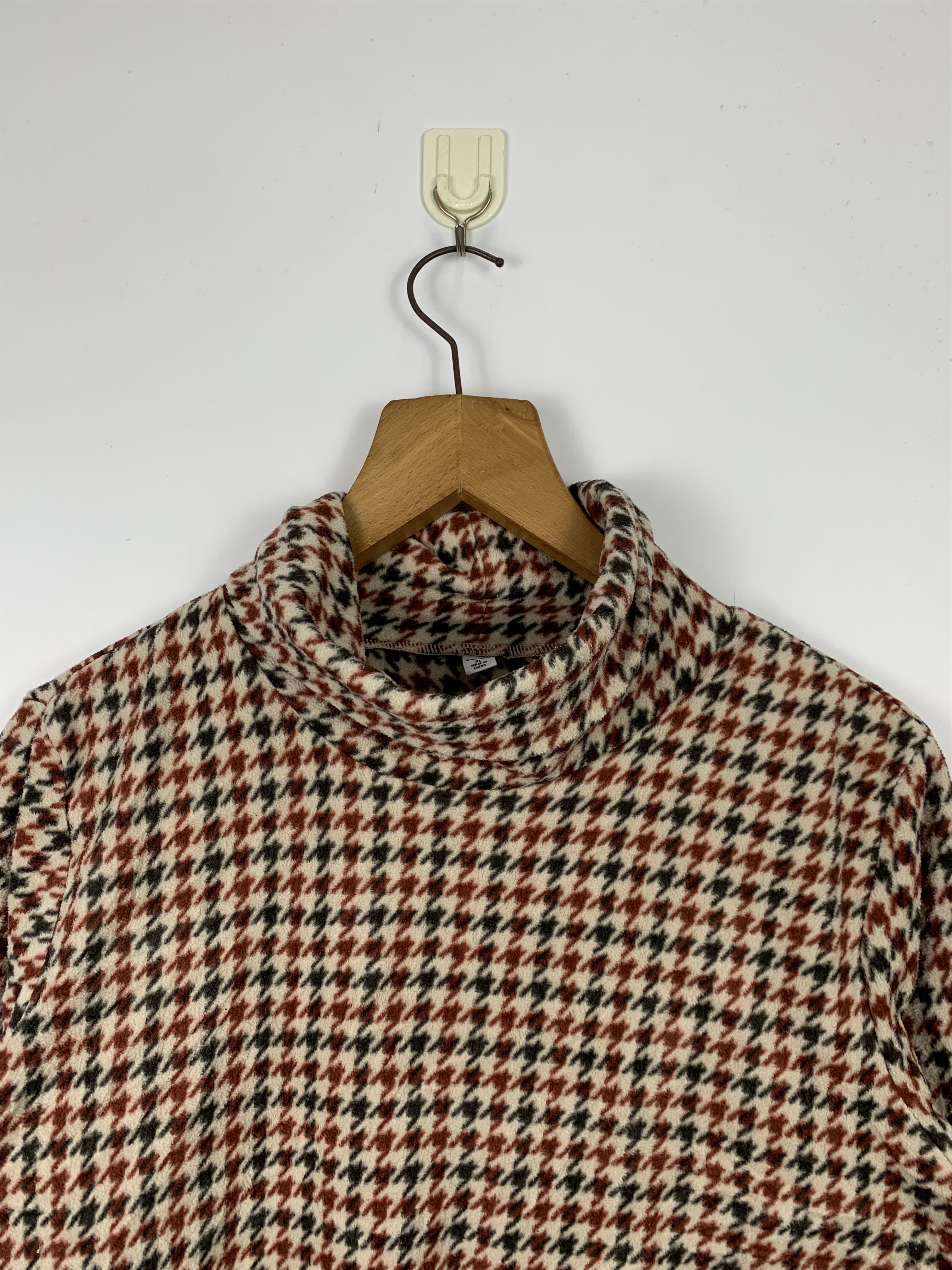 Japanese Brand Vintage UNIQLO Sweatshirts Size US S / EU 44-46 / 1 - 2 Thumbnail