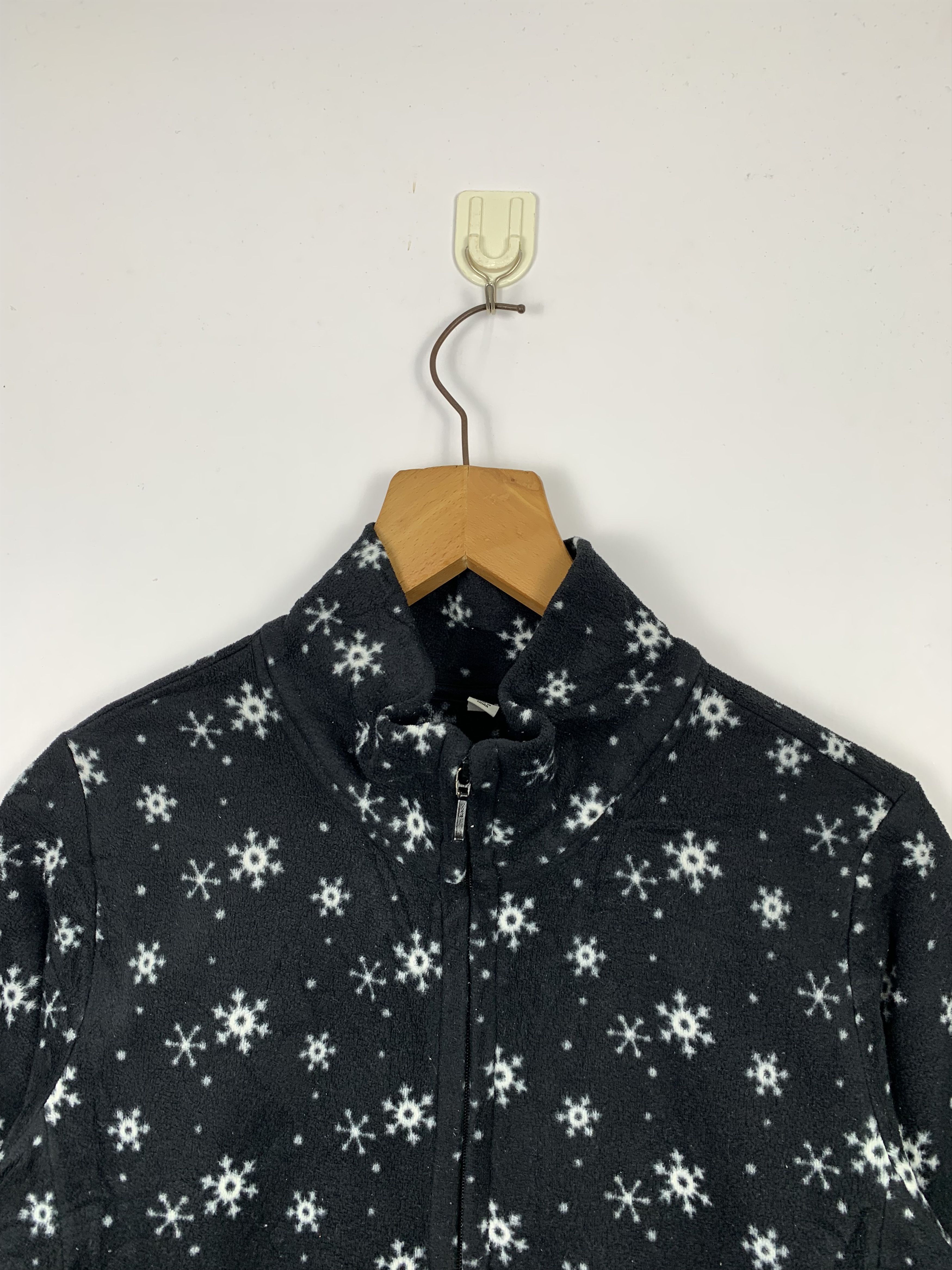 Japanese Brand UNIQLO Snowflake Sweater Size US L / EU 52-54 / 3 - 2 Thumbnail