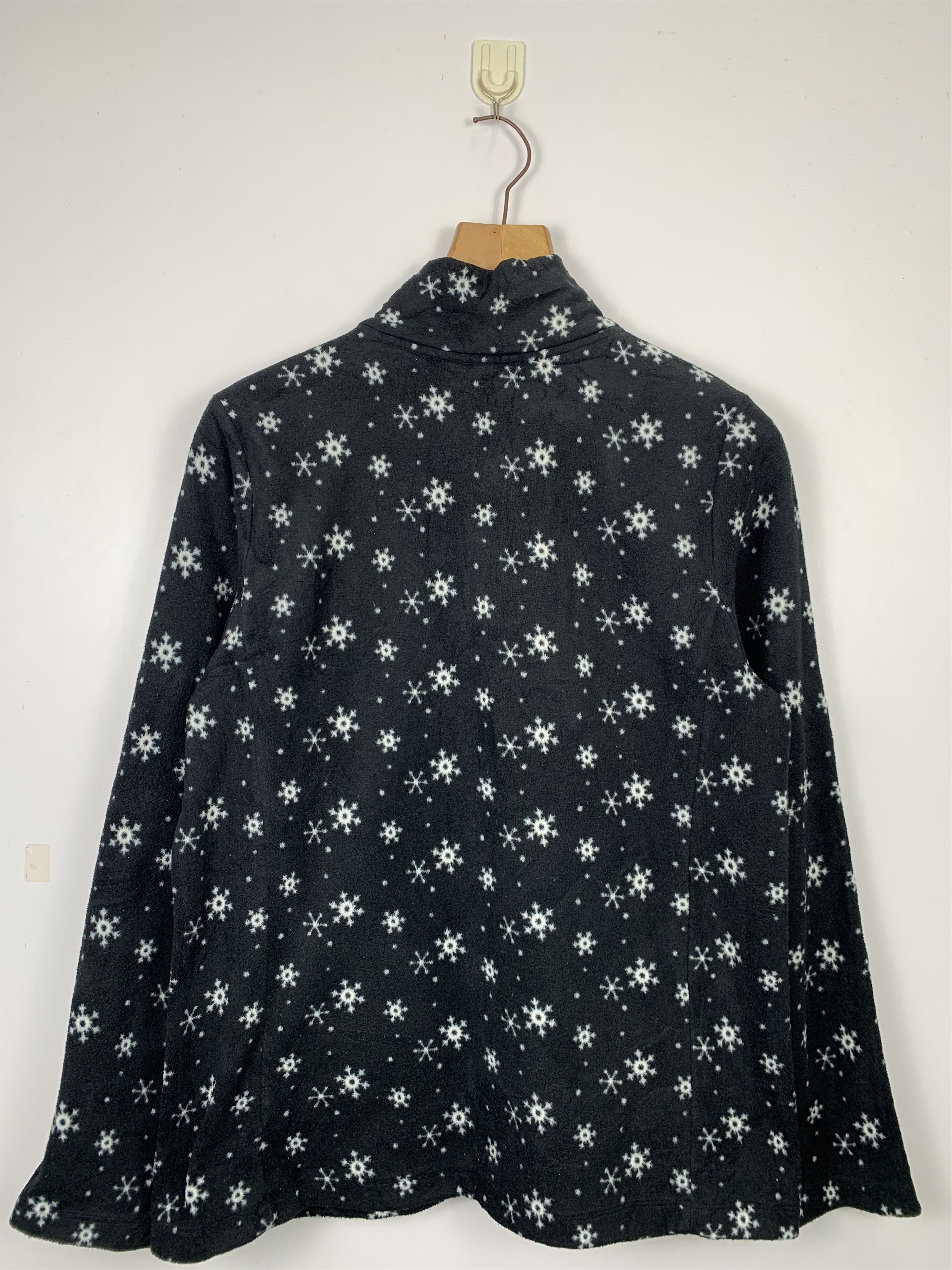 Japanese Brand UNIQLO Snowflake Sweater Size US L / EU 52-54 / 3 - 7 Thumbnail