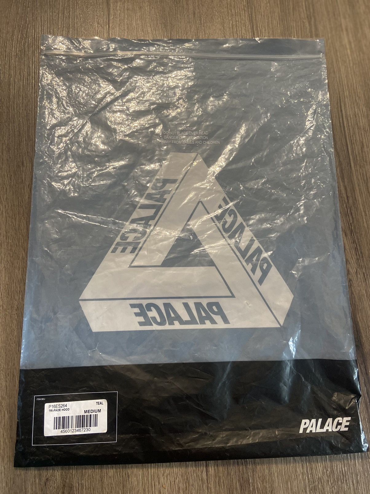 Palace Palace Tri-Fade Hood Size US M / EU 48-50 / 2 - 8 Thumbnail