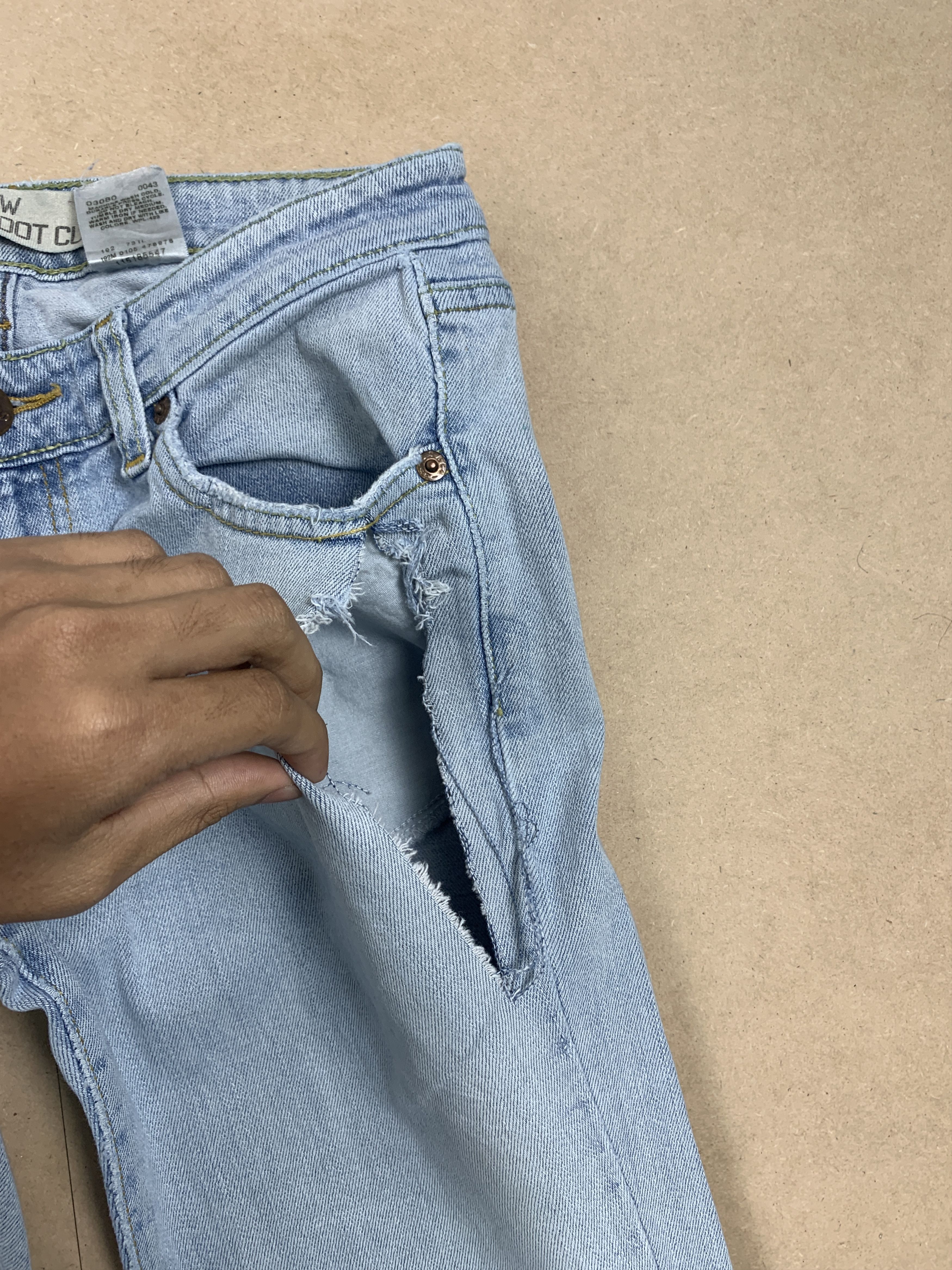 Levi's Vintage Levis 318 Bootcut Distressed Light Wash Jeans P0179 Size 27" / US 4 / IT 40 - 5 Thumbnail