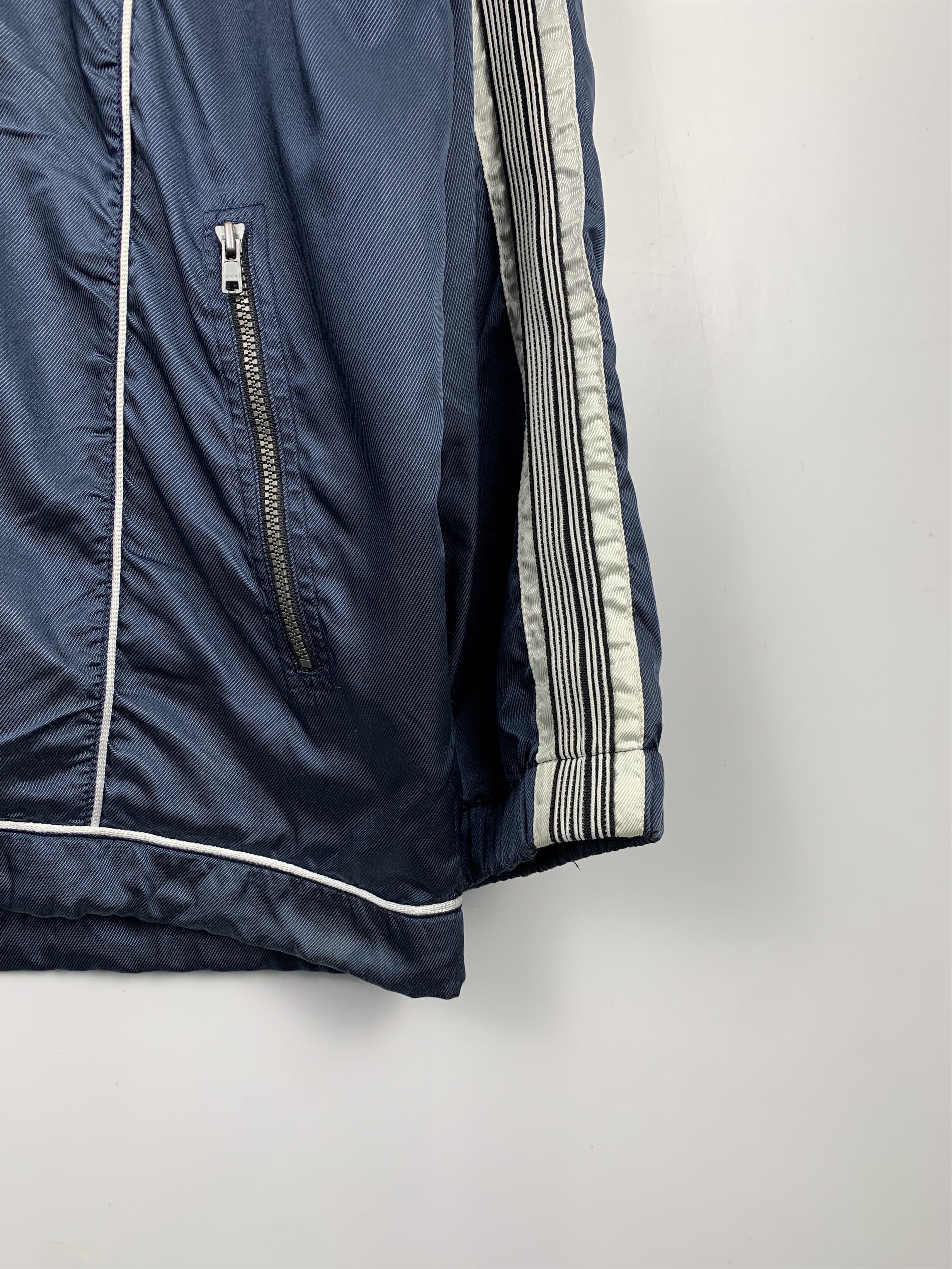 Asics Vintage Asics Sportswear Sunfaded Windbreaker Size US S / EU 44-46 / 1 - 3 Thumbnail