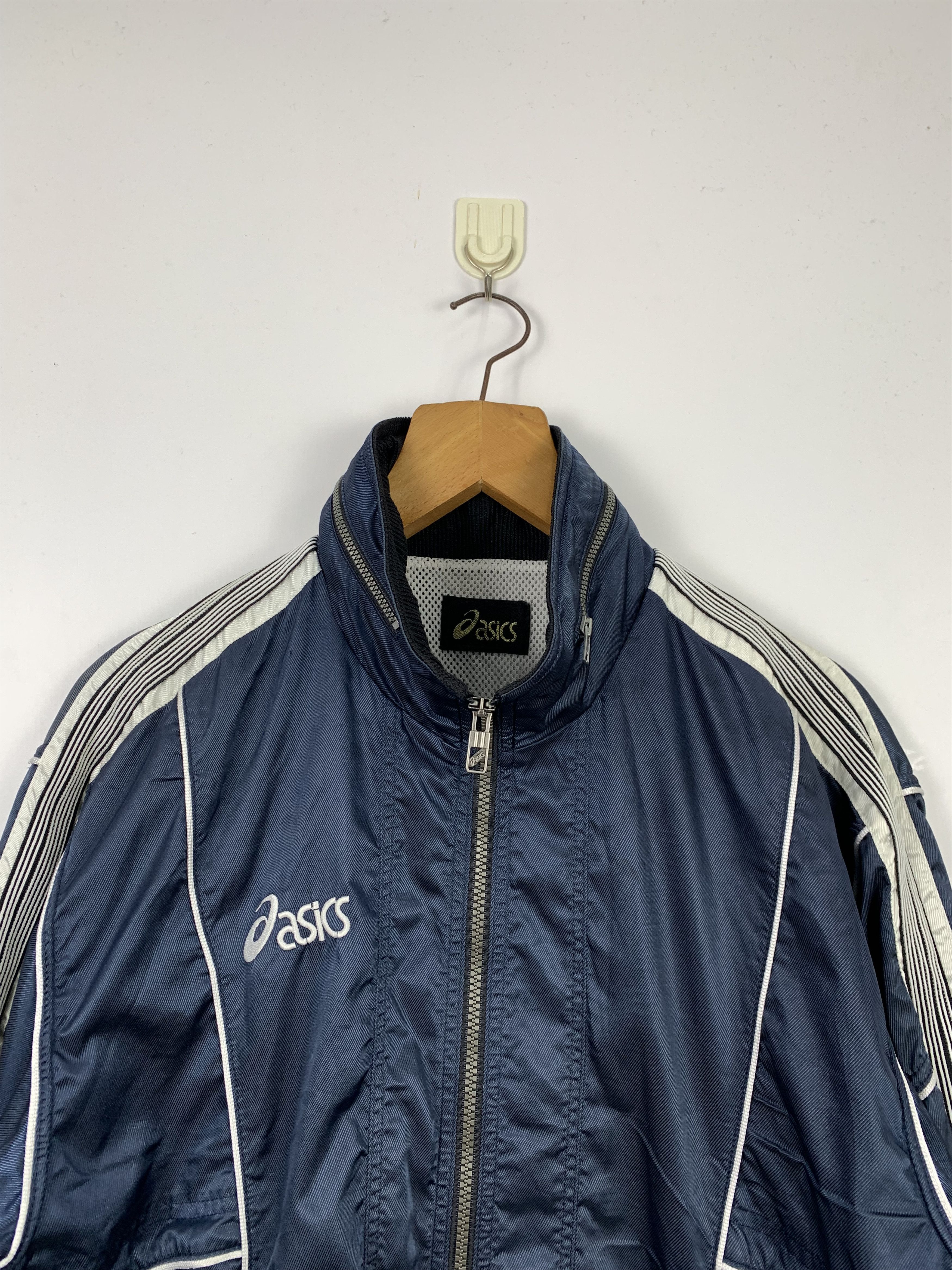 Asics Vintage Asics Sportswear Sunfaded Windbreaker Size US S / EU 44-46 / 1 - 2 Thumbnail