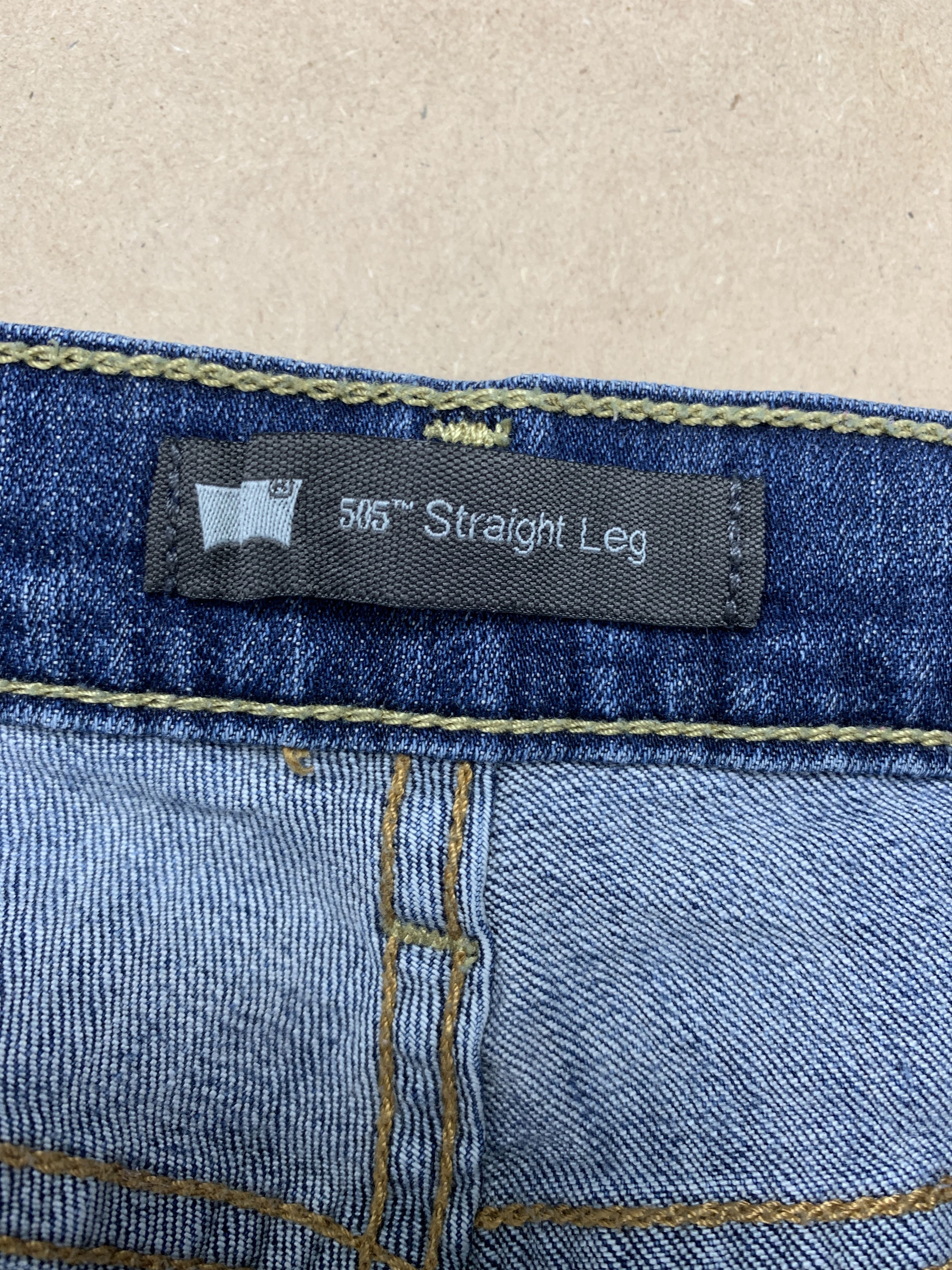 Levi's Vintage LEVI'S 505 Distressed Faded Mid Wash Jeans Size US 28 / EU 44 - 12 Thumbnail