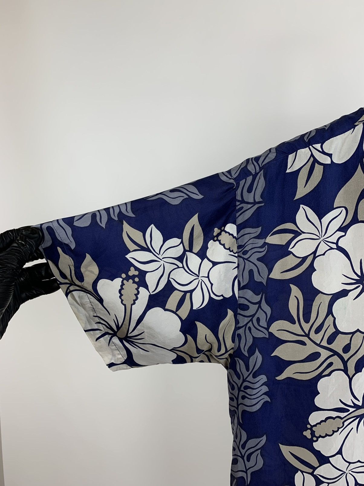 Vintage Vintage Hawaiian Silk Company Flower Silk Shirt Size US M / EU 48-50 / 2 - 10 Thumbnail